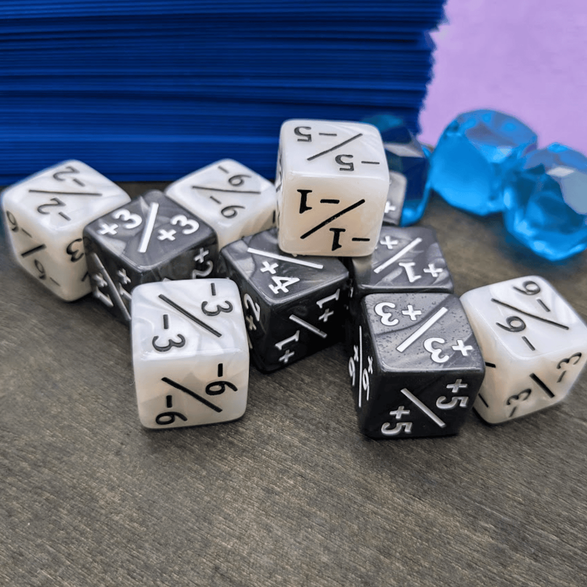 Black White Simple Counter Dice +/-