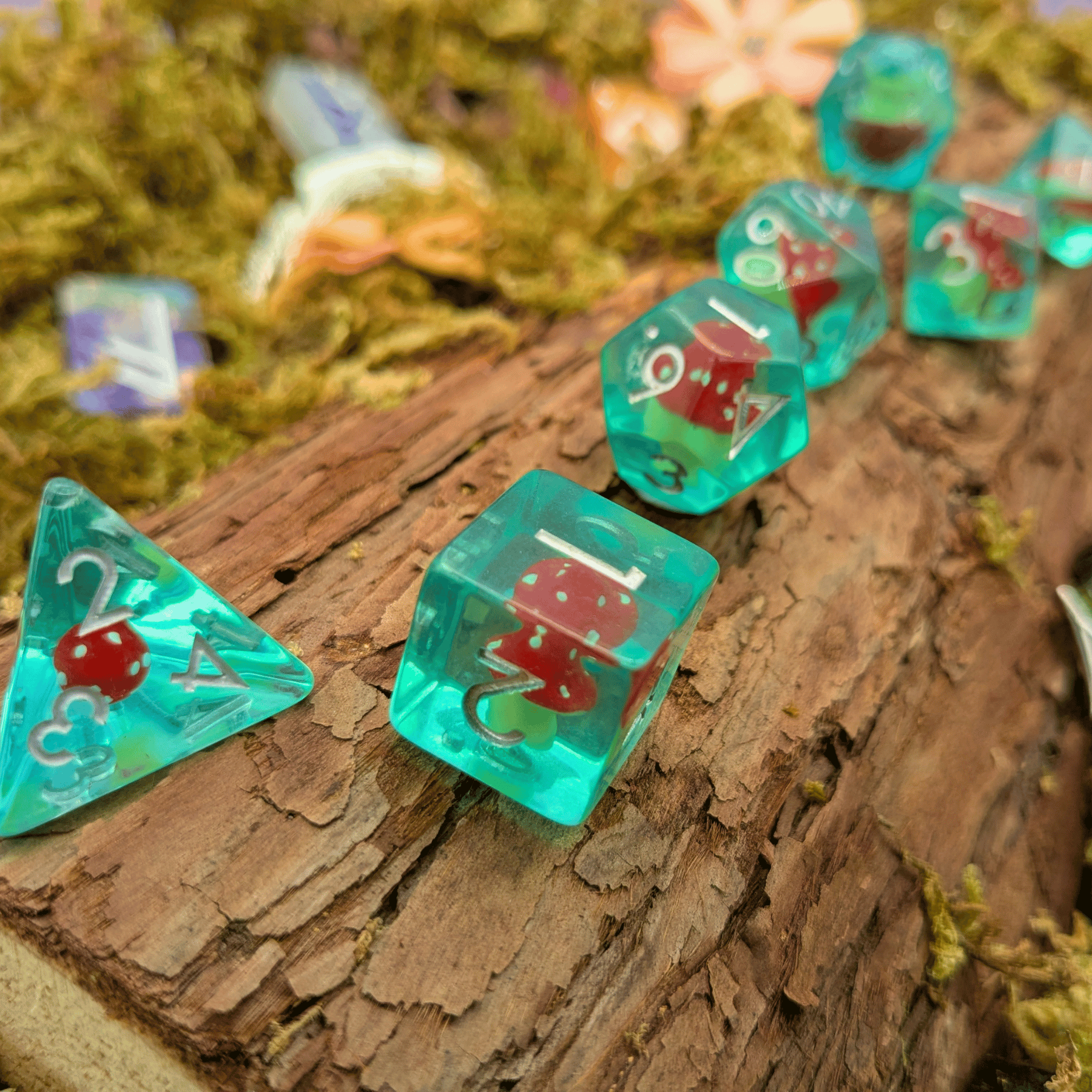 Dark Red Capped Mushrooms Inclusion Dice Set