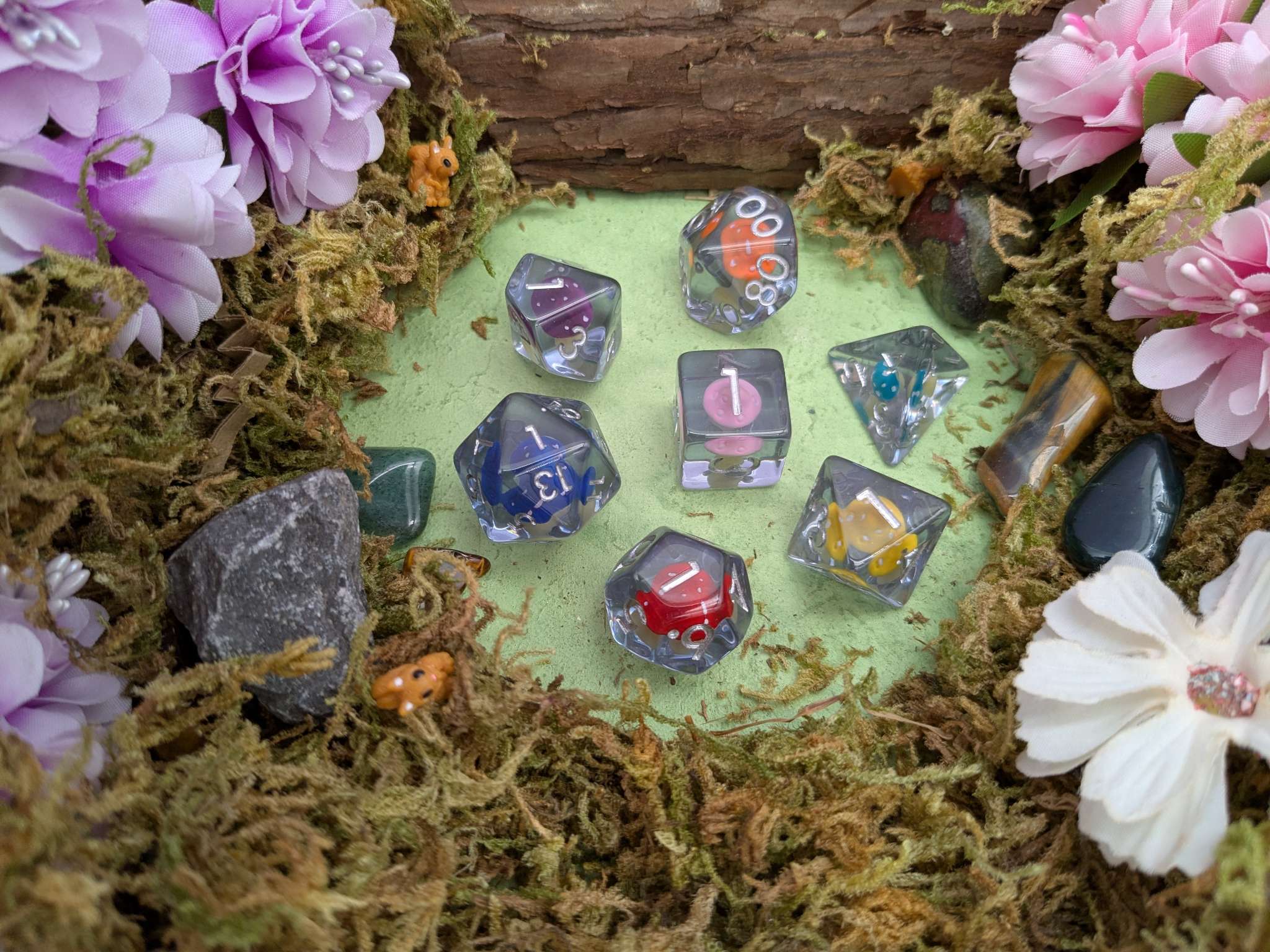 Multi-Coloured Capped Mushrooms Inclusion Dice Set