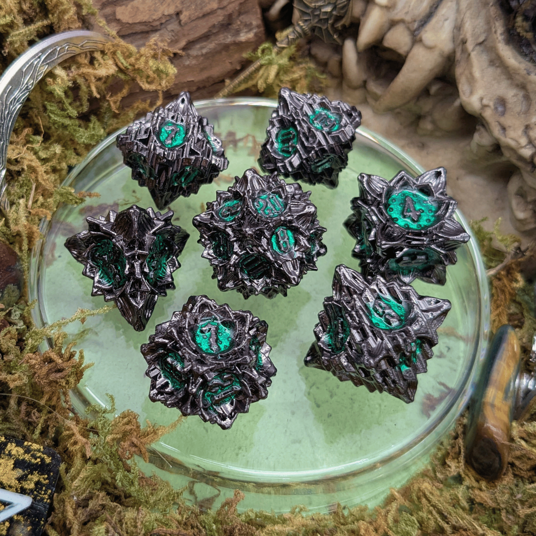 Flower Black and Green Metal Core Dice Set
