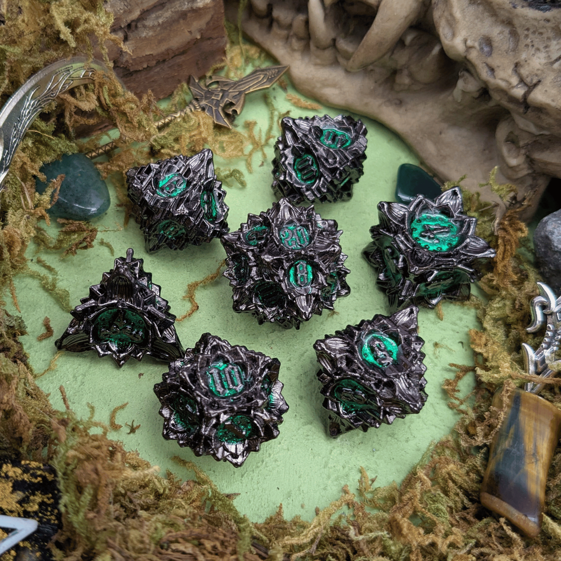 Flower Black and Green Metal Core Dice Set