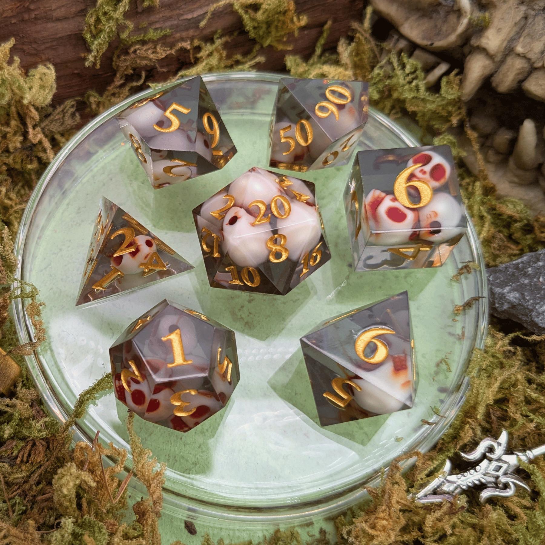 Skull Black Resin Sharp Edge Dice