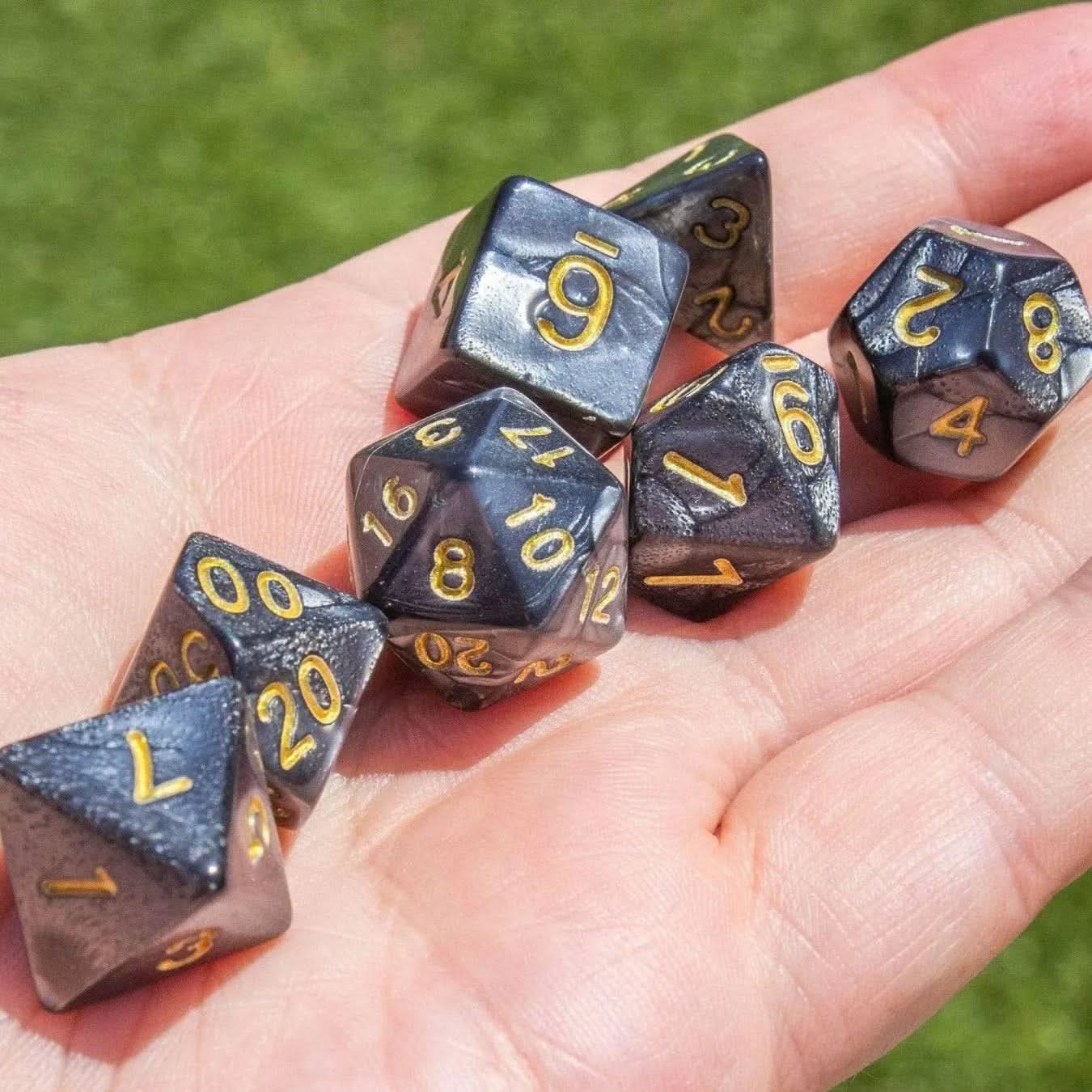 Pearl Black Dice Set