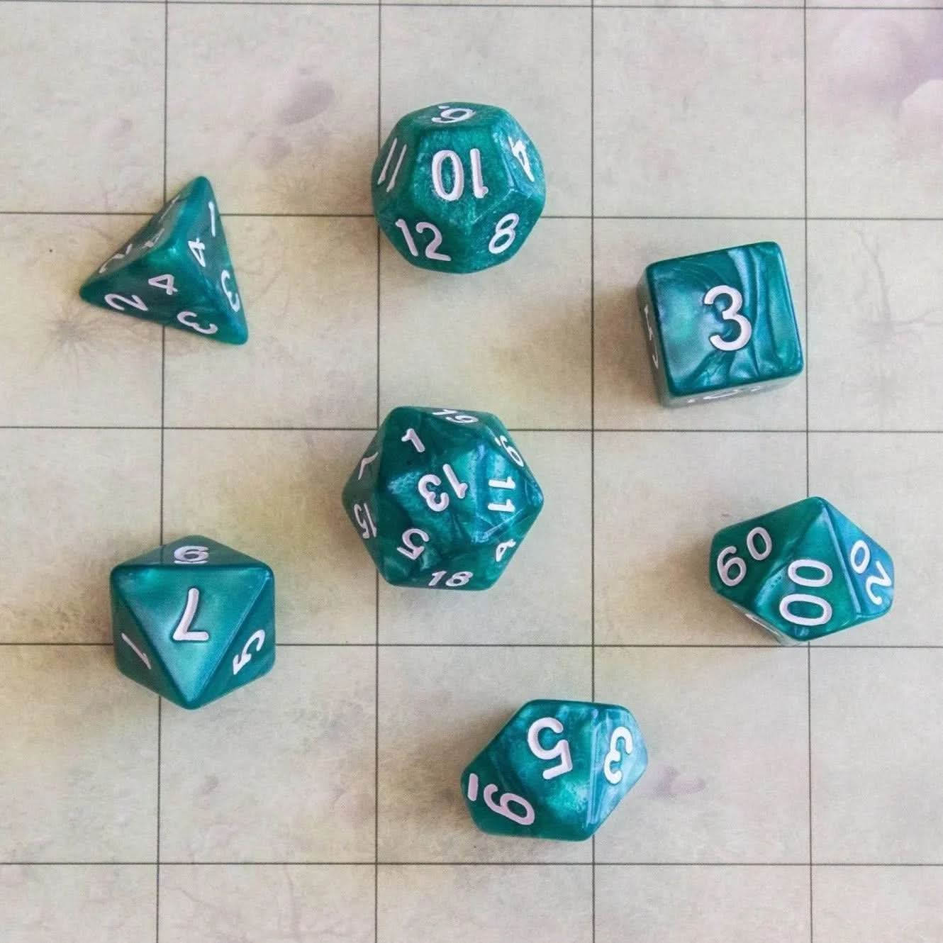 Pearl Hunter Green Dice