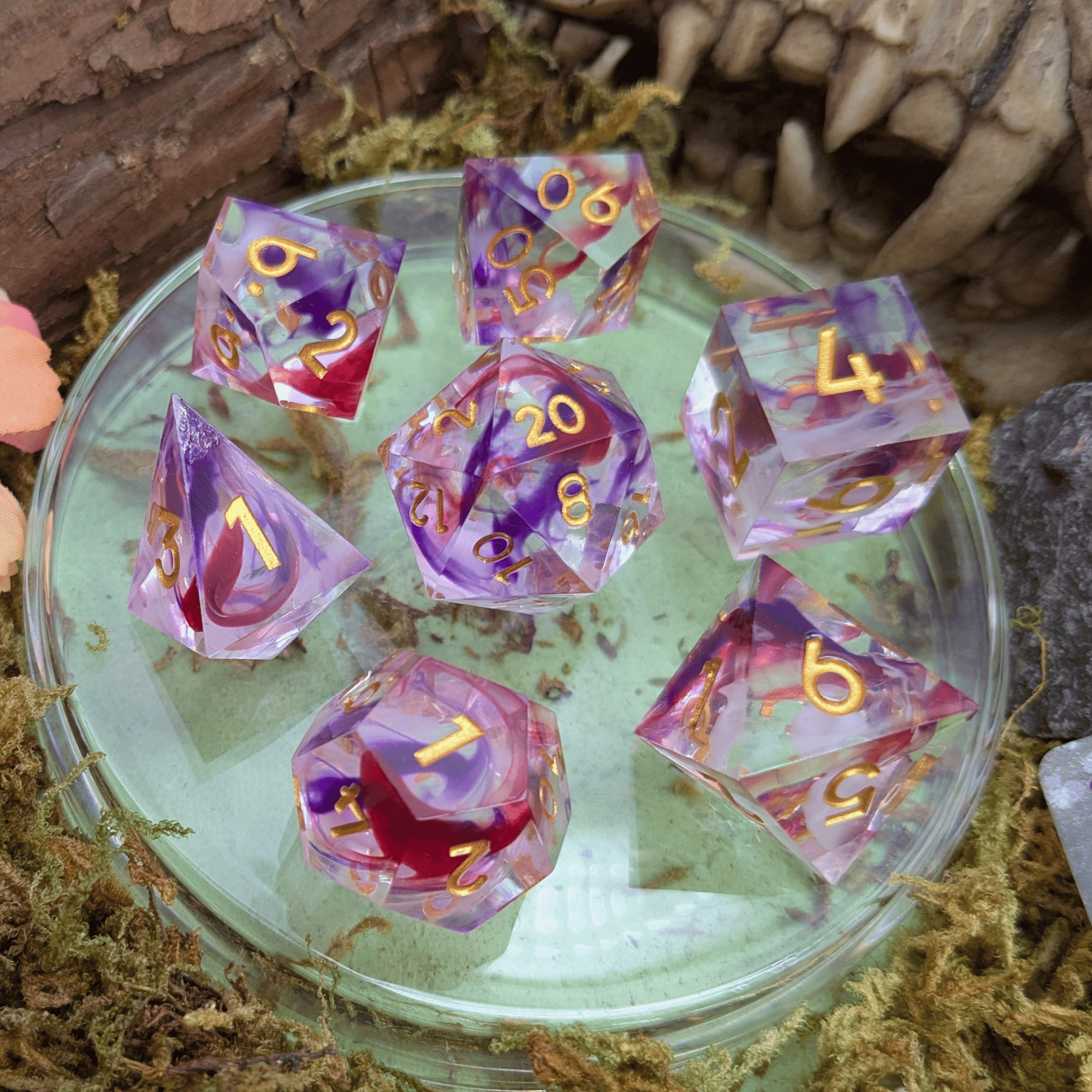 Art Pink and Purple Sharp Dice Set