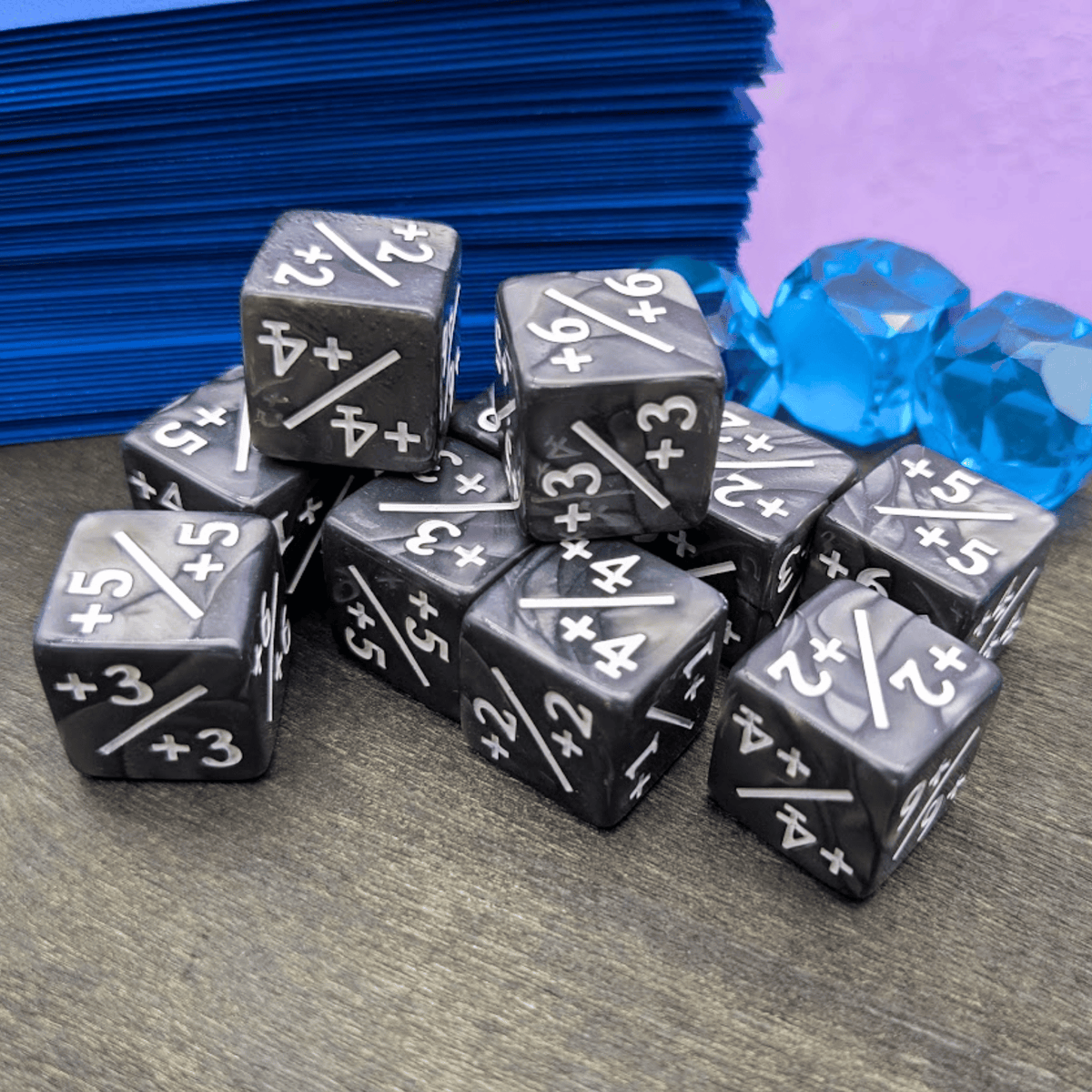 Black Simple Counter Dice +/+