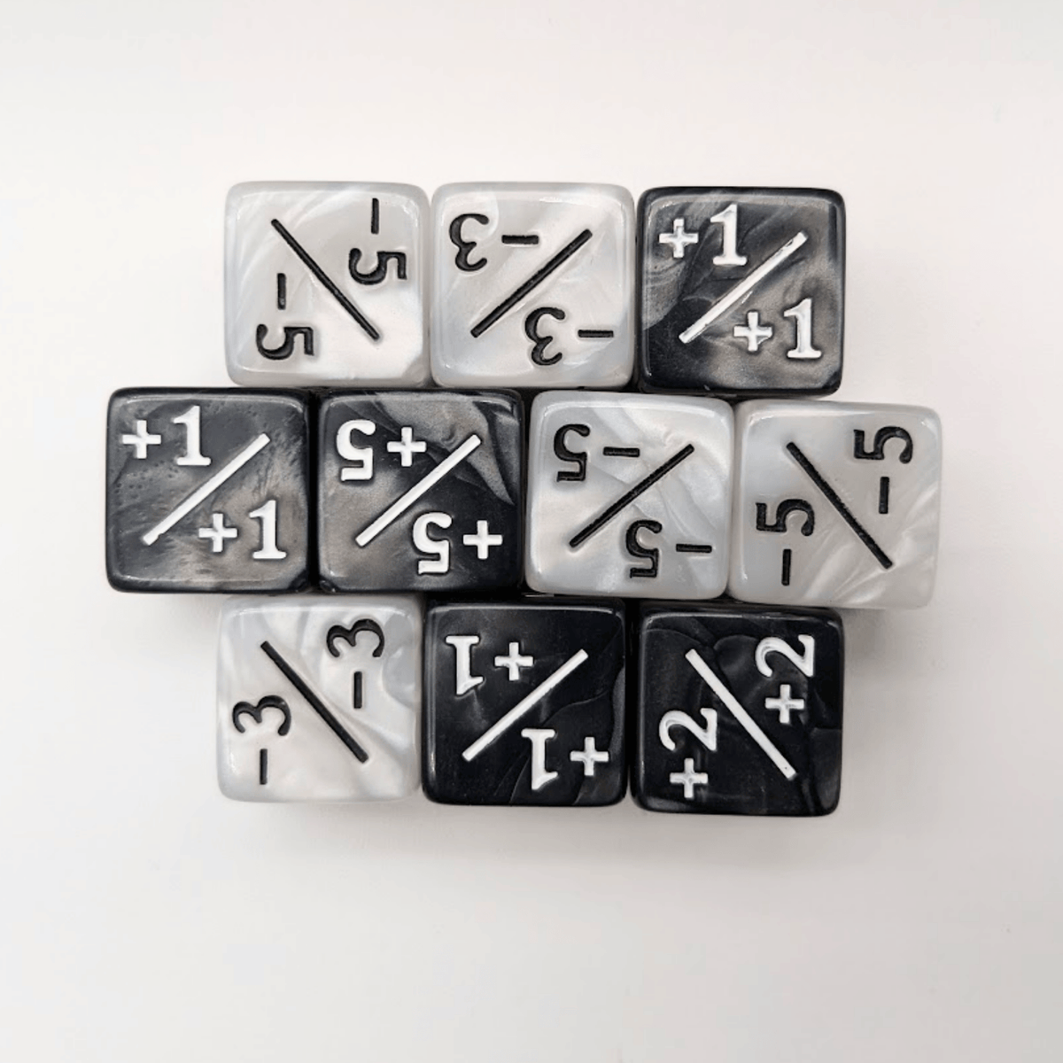 Black White Simple Counter Dice +/-