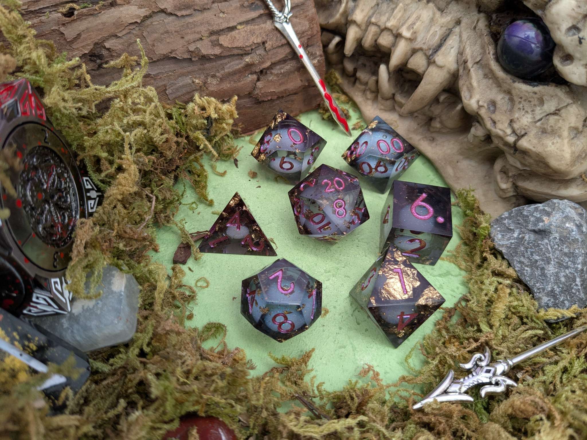Foil Black Liquid Core Dice Set