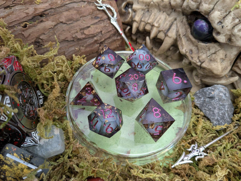 Foil Black Liquid Core Dice Set