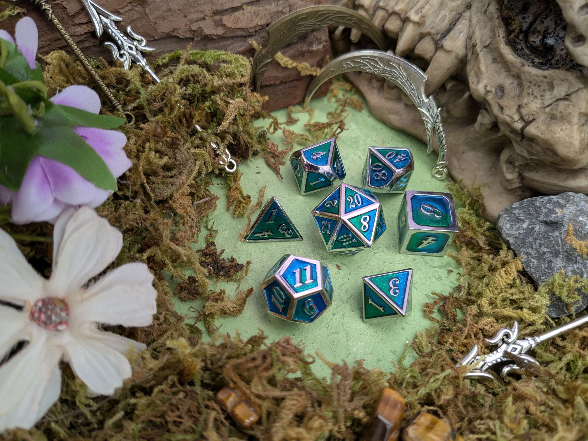 Dual Tone Green Blue and Silver Metal Core Dice Set