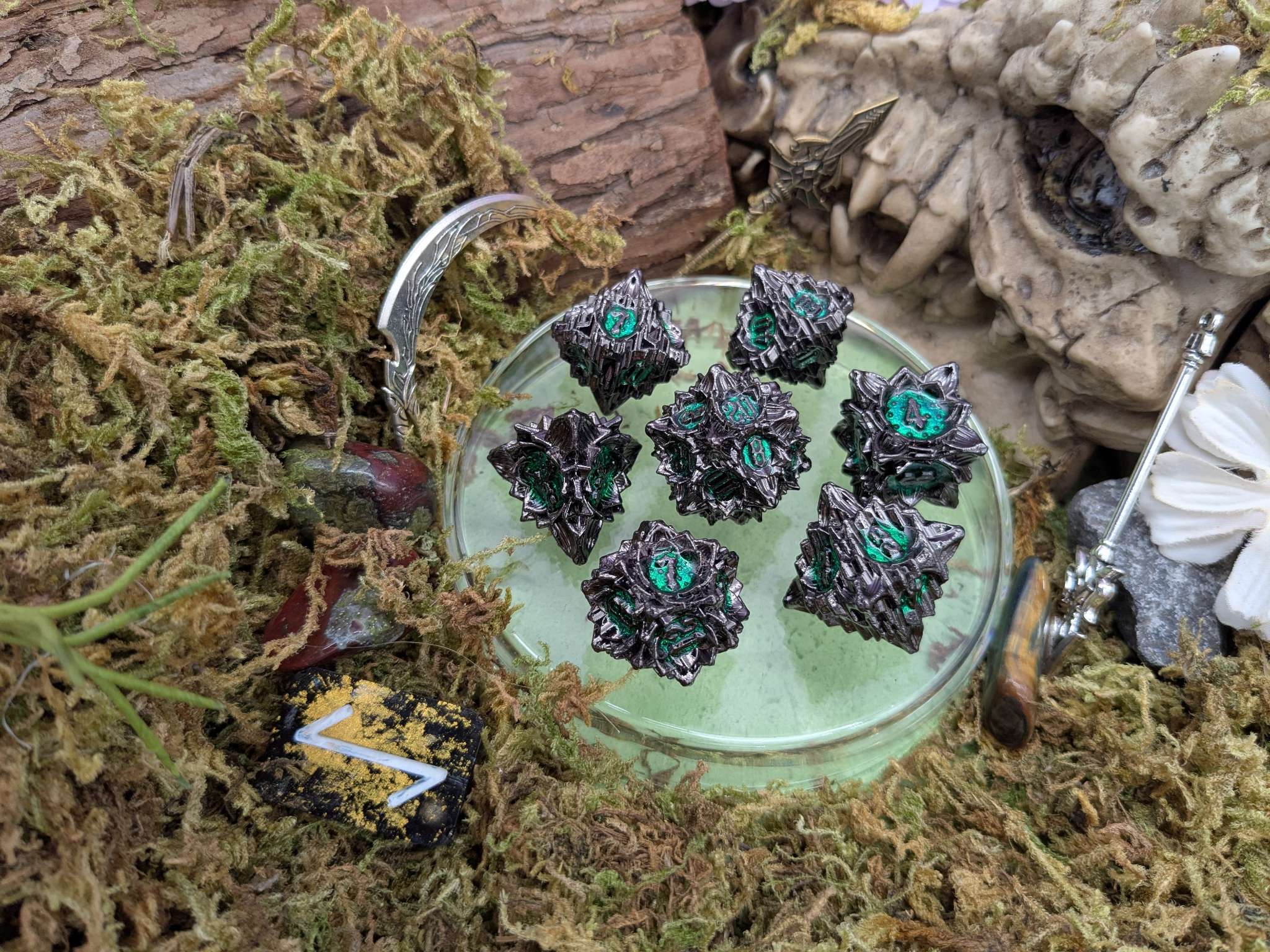 Flower Black and Green Metal Core Dice Set