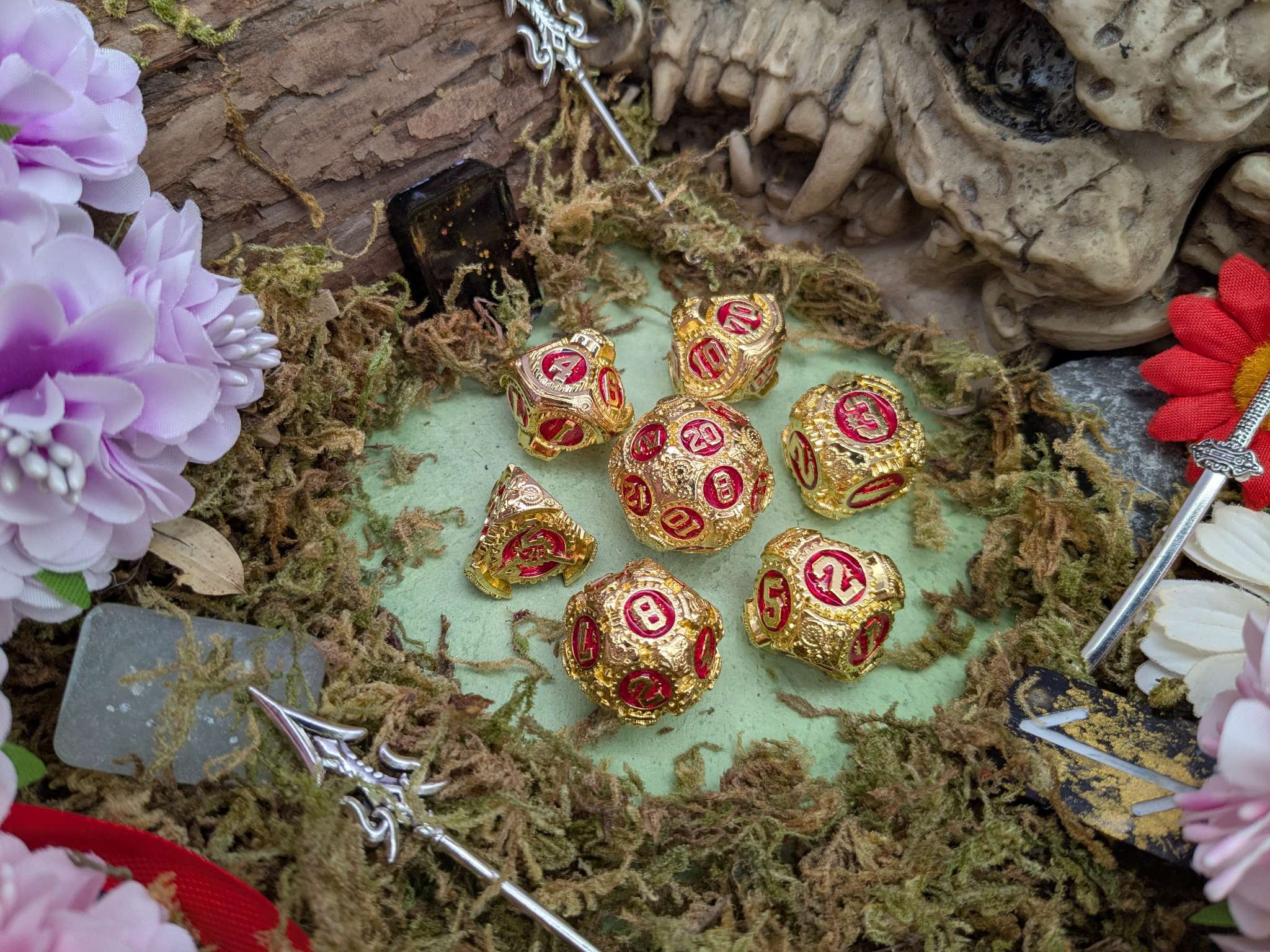 Gears Gold and Red Metal Core Dice Set