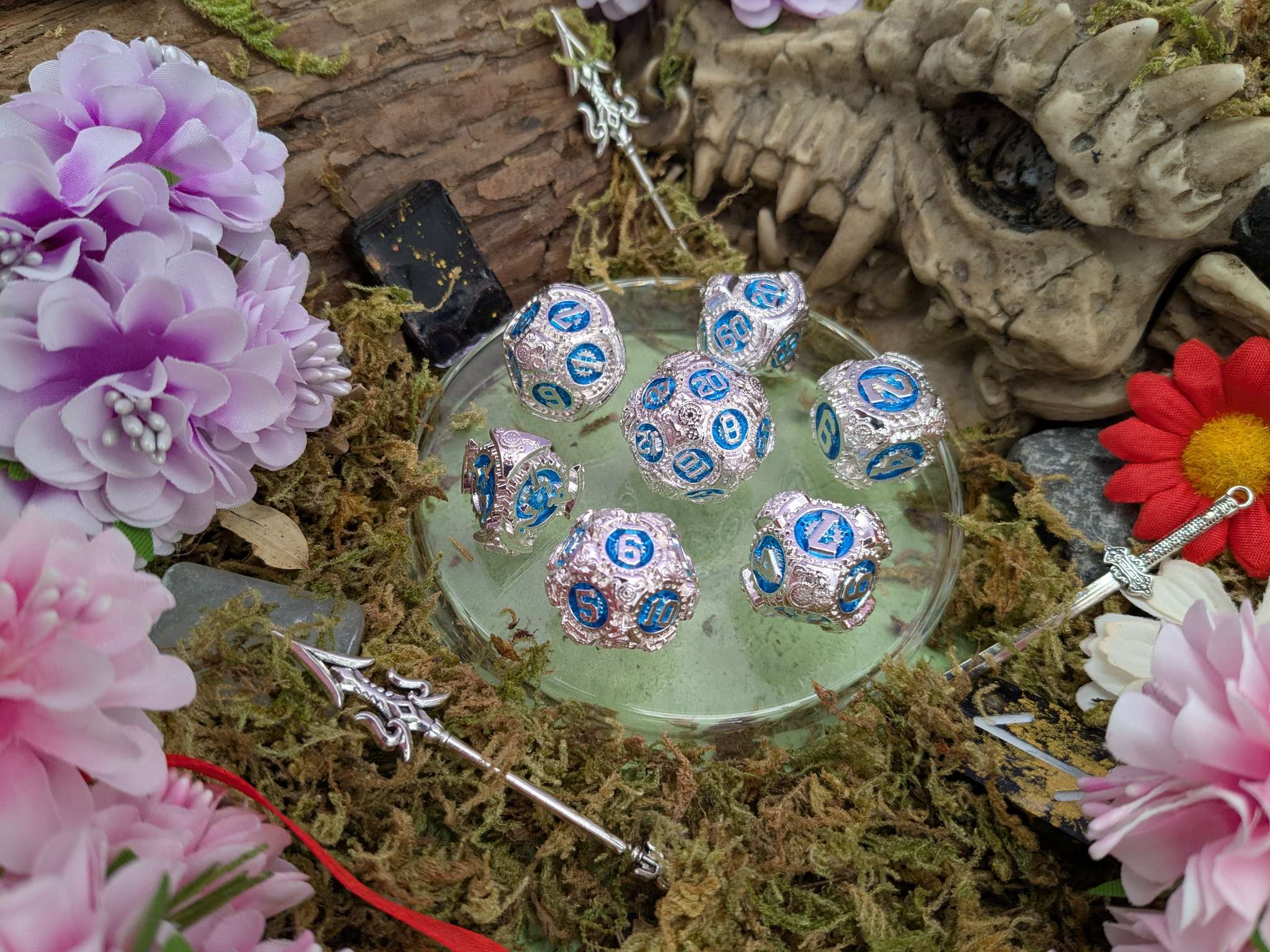 Gears Silver and Blue Metal Core Dice Set