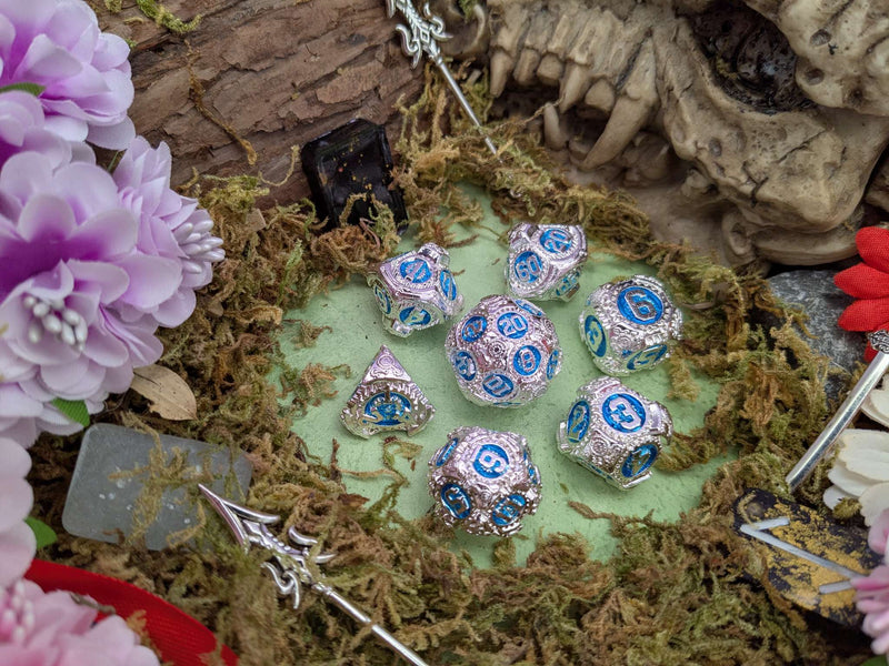 Gears Silver and Blue Metal Core Dice Set