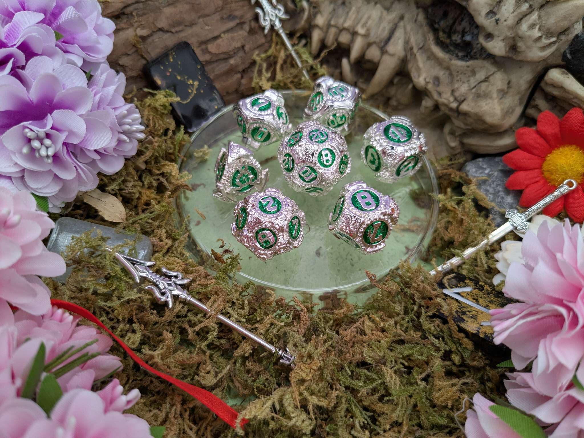 Gears Silver and Green Metal Core Dice Set