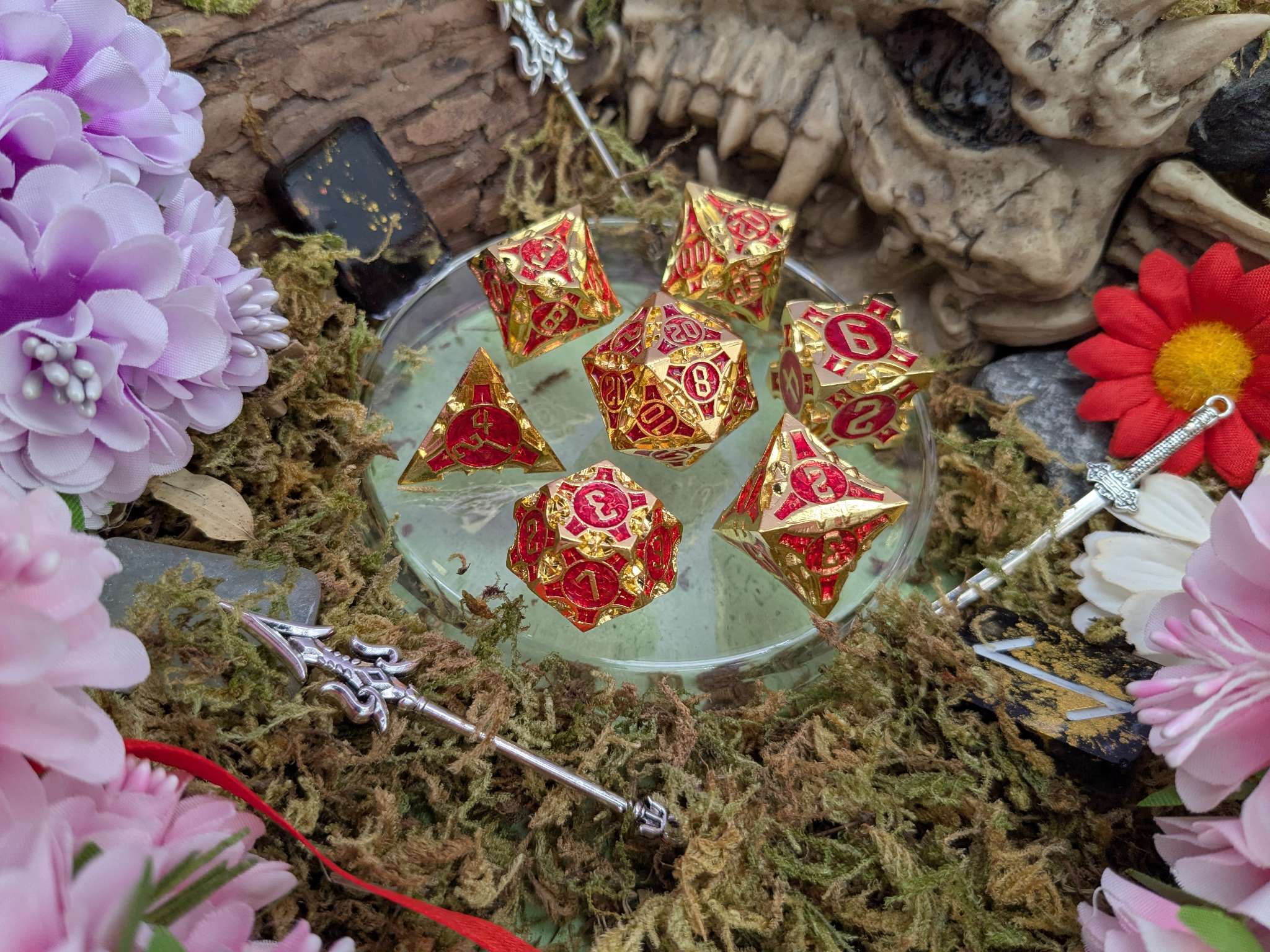 Point Gold and Red Metal Core Dice Set