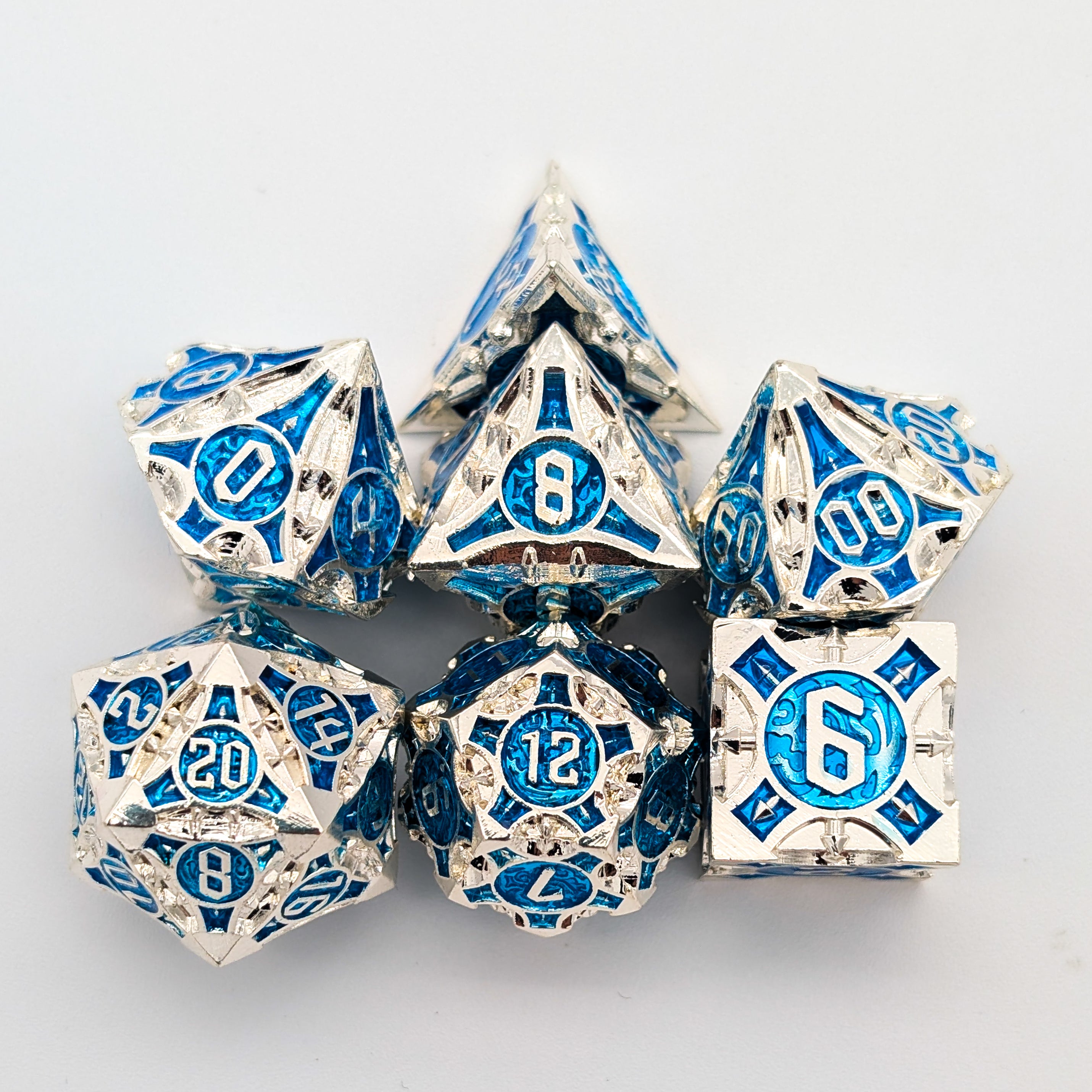 Point Silver and Green Metal Core Dice Set