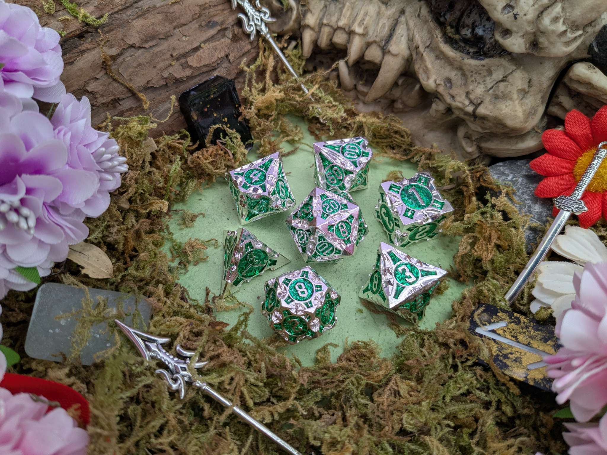 Point Silver and Green Metal Core Dice Set