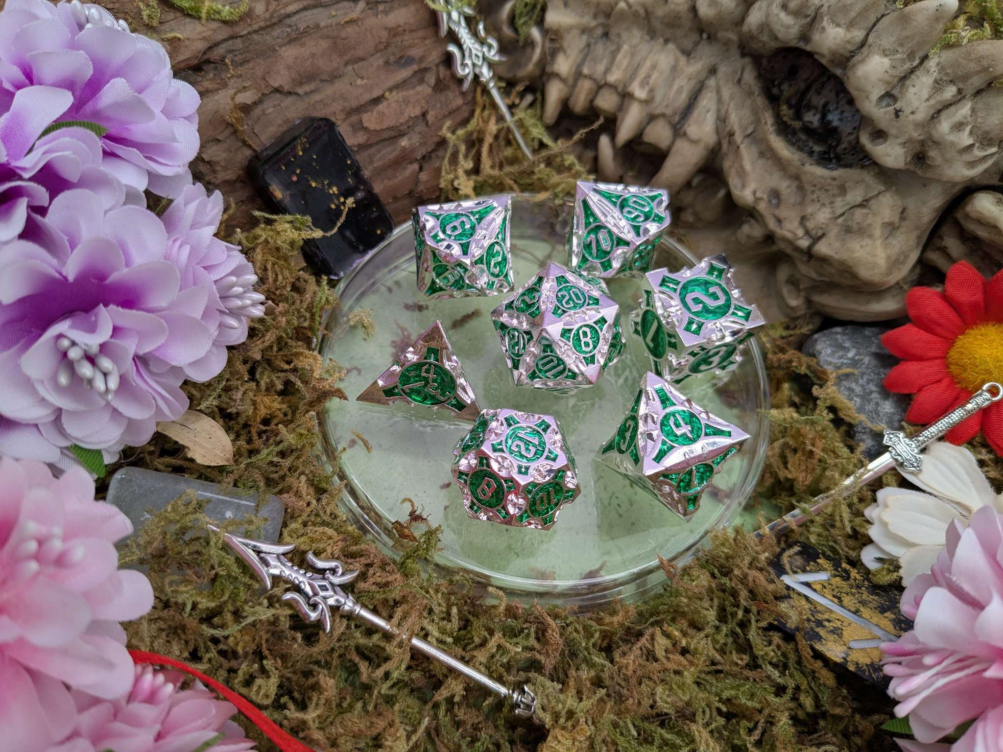 Point Silver and Green Metal Core Dice Set
