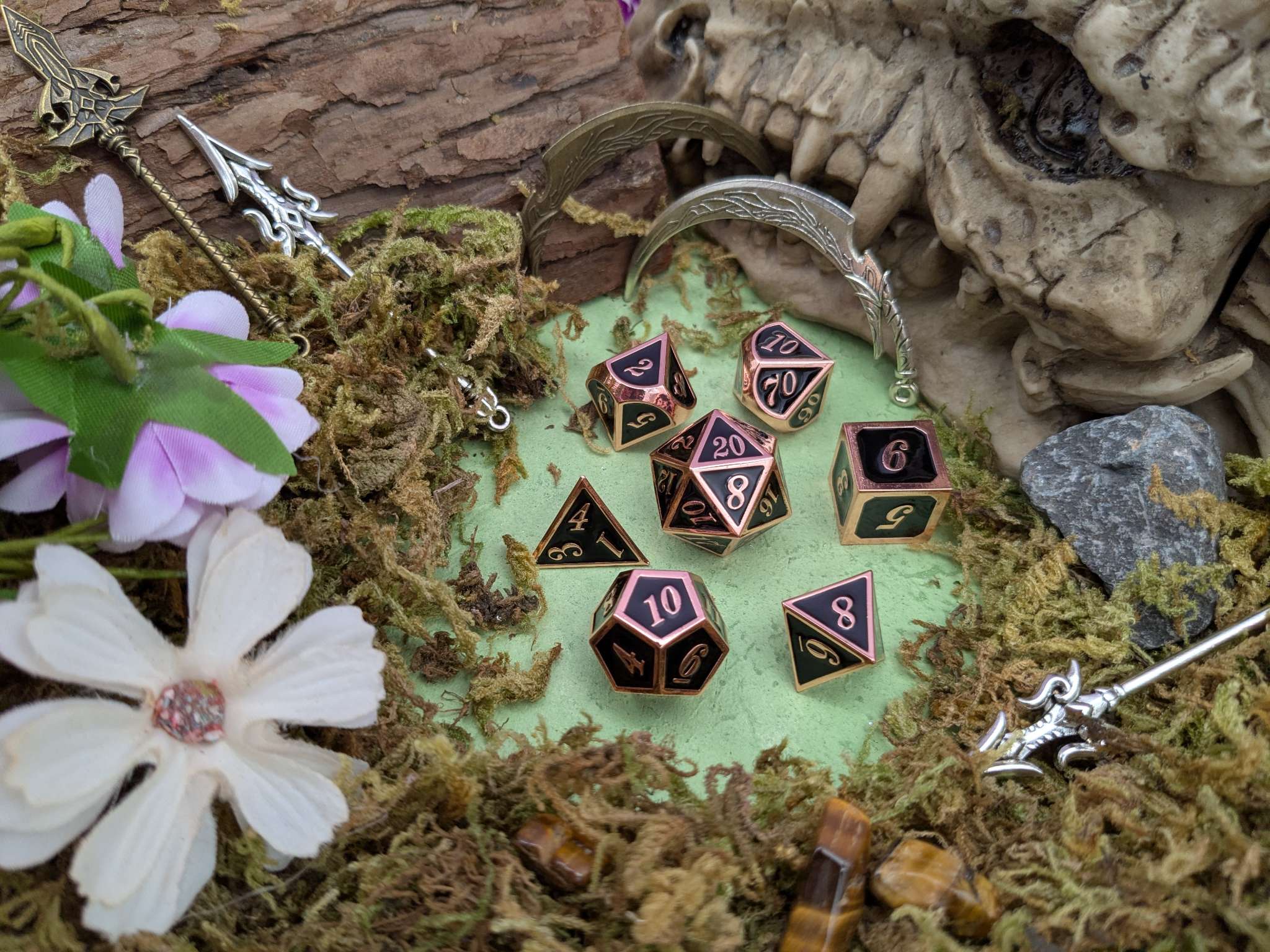 Simple Black and Copper Metal Core Dice Set