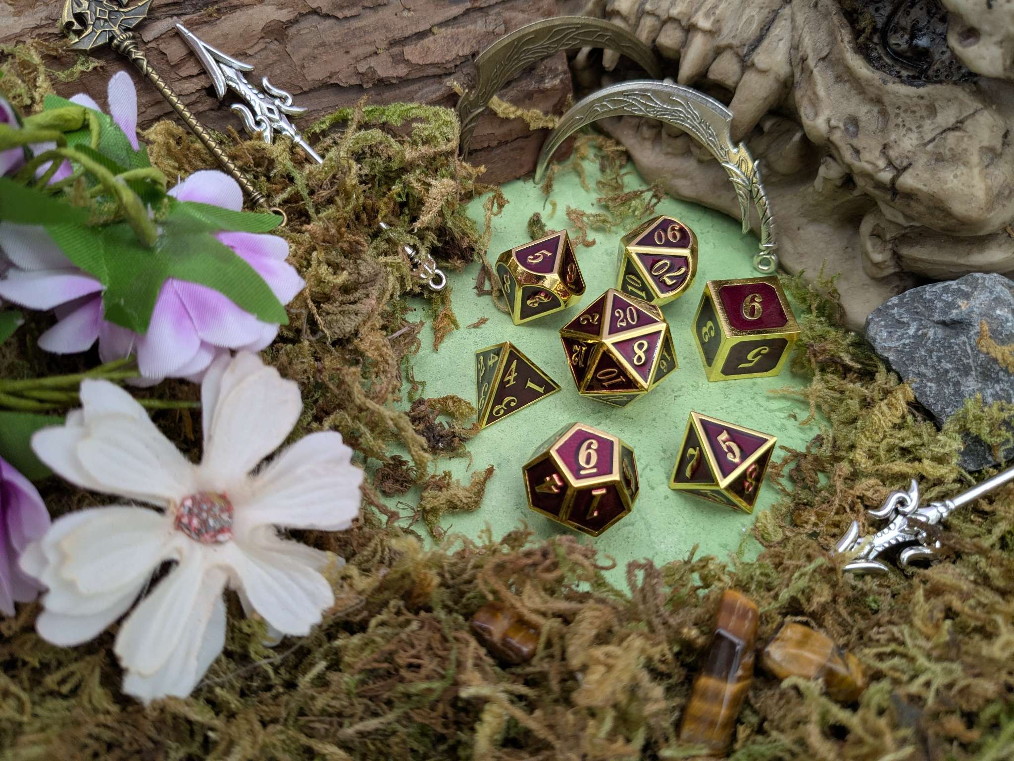 Simple Dark Red and Gold Metal Core Dice Set