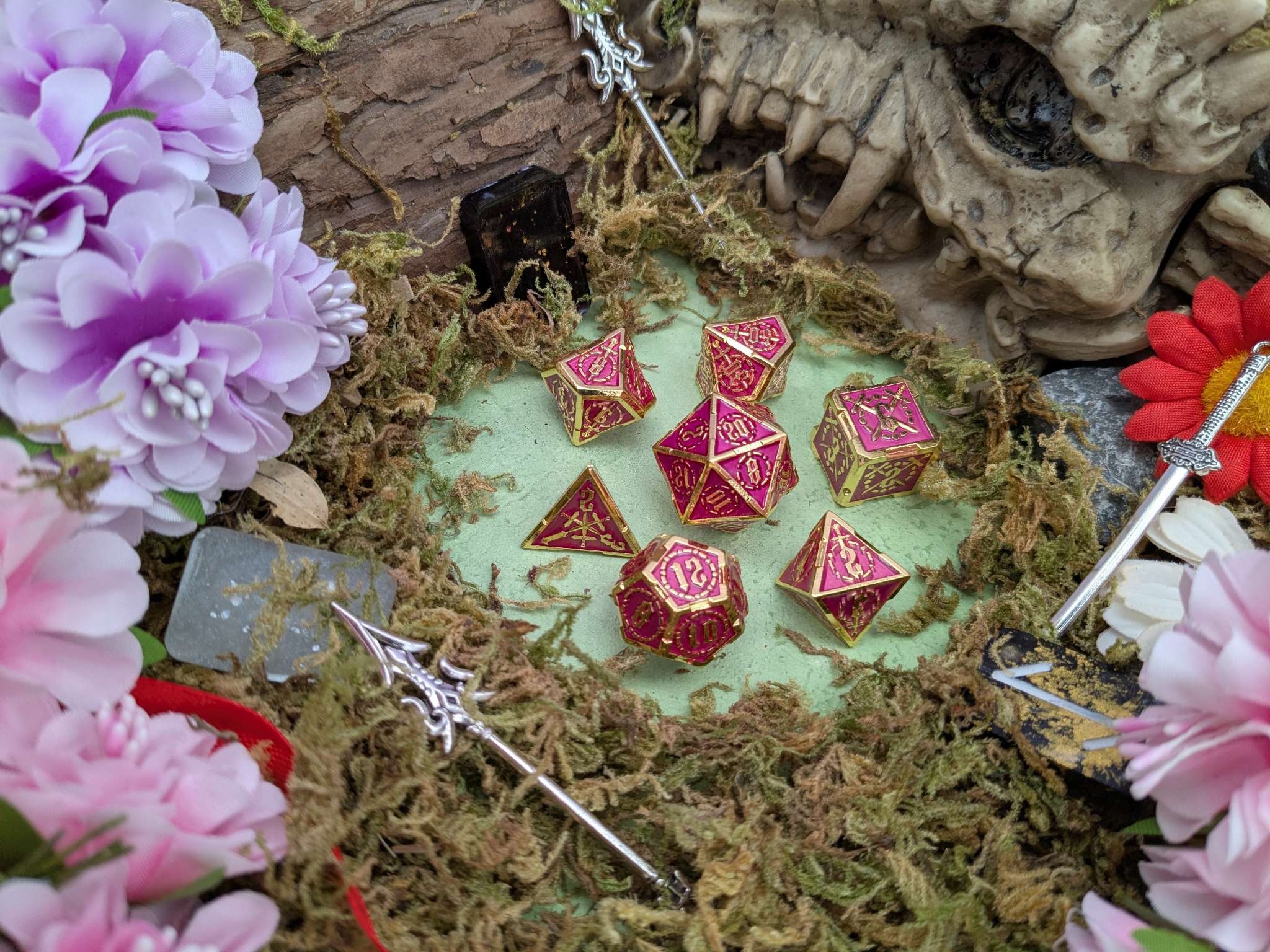 Swords Red and Gold Metal Core Dice Set