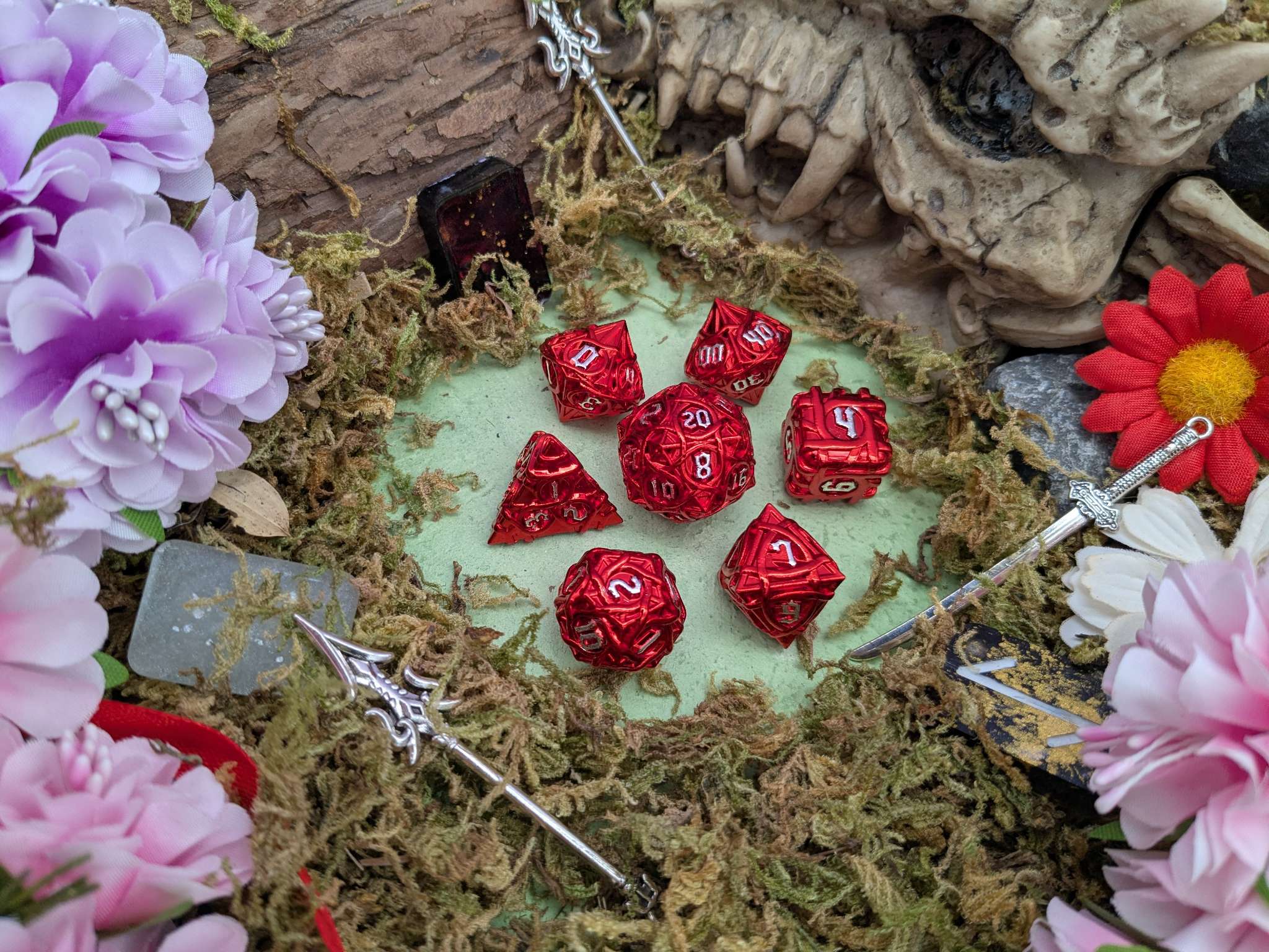 Thorns Red Metal Core Dice Set