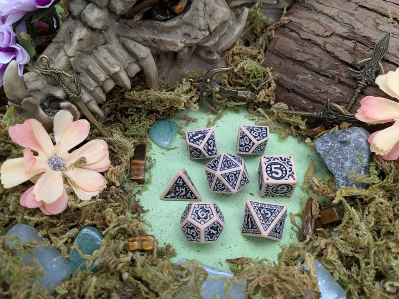 Ornate Cala Dice Set