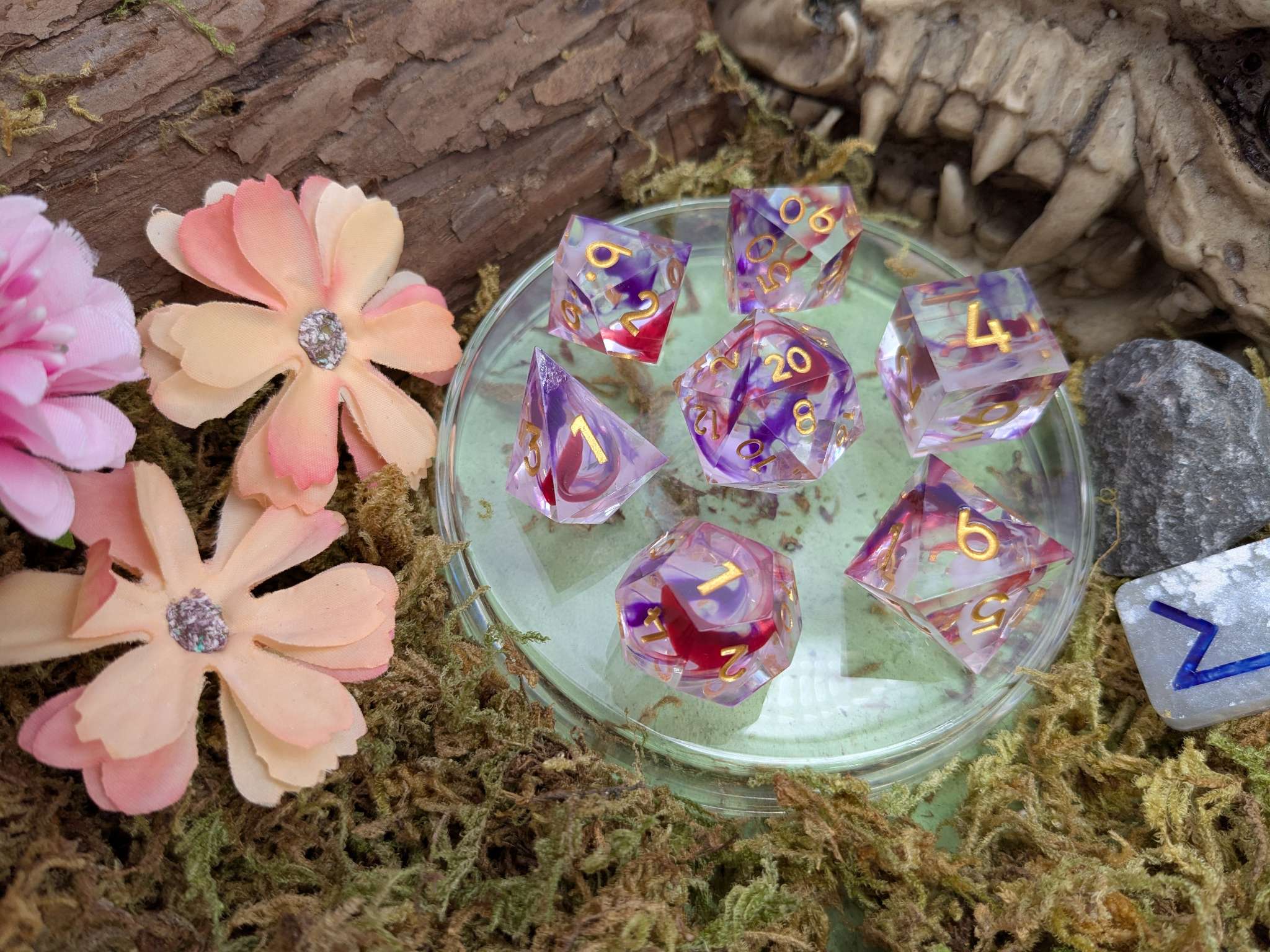 Art Pink and Purple Sharp Dice Set