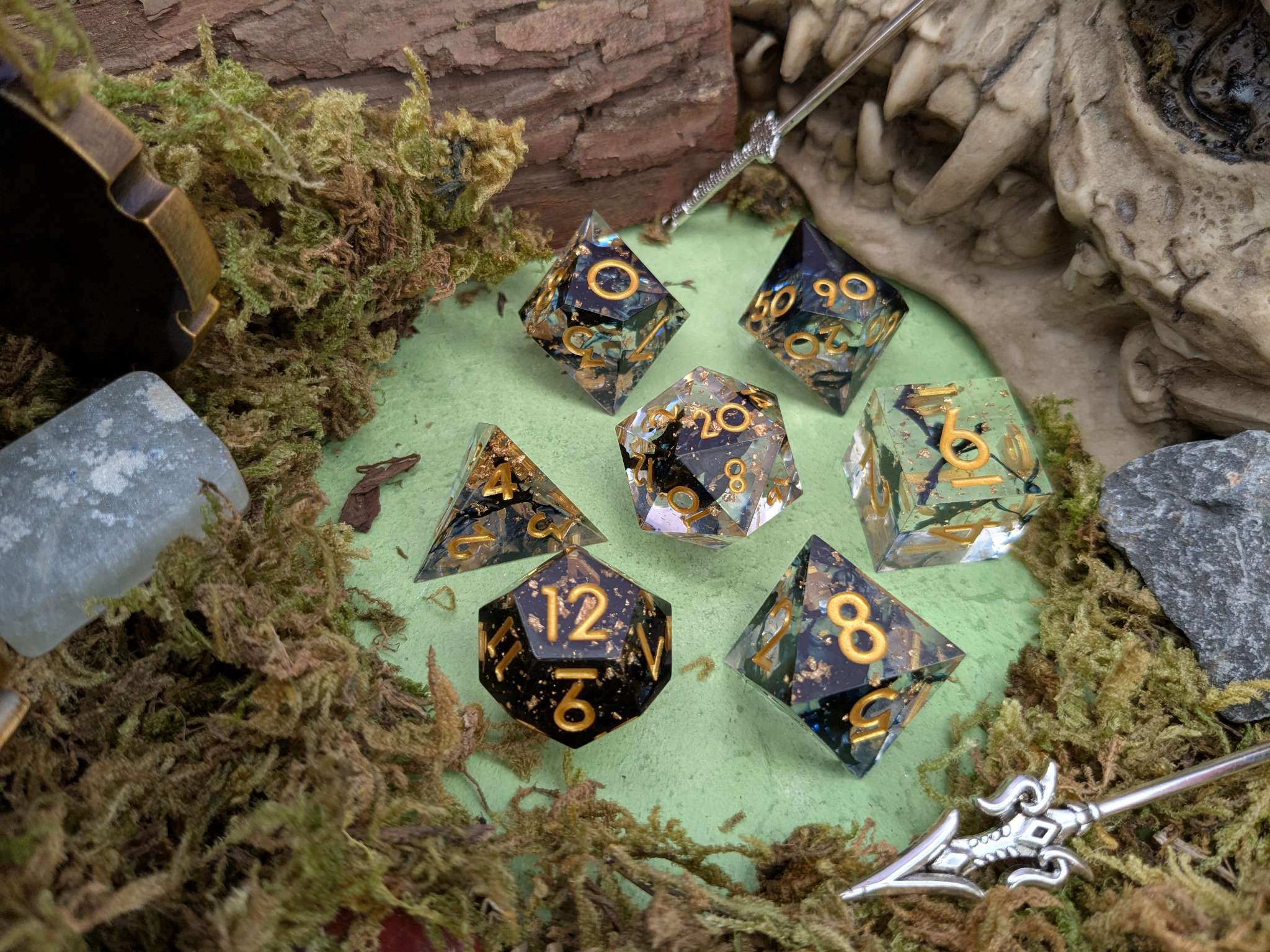Foil Obsidian Sharp Dice Set