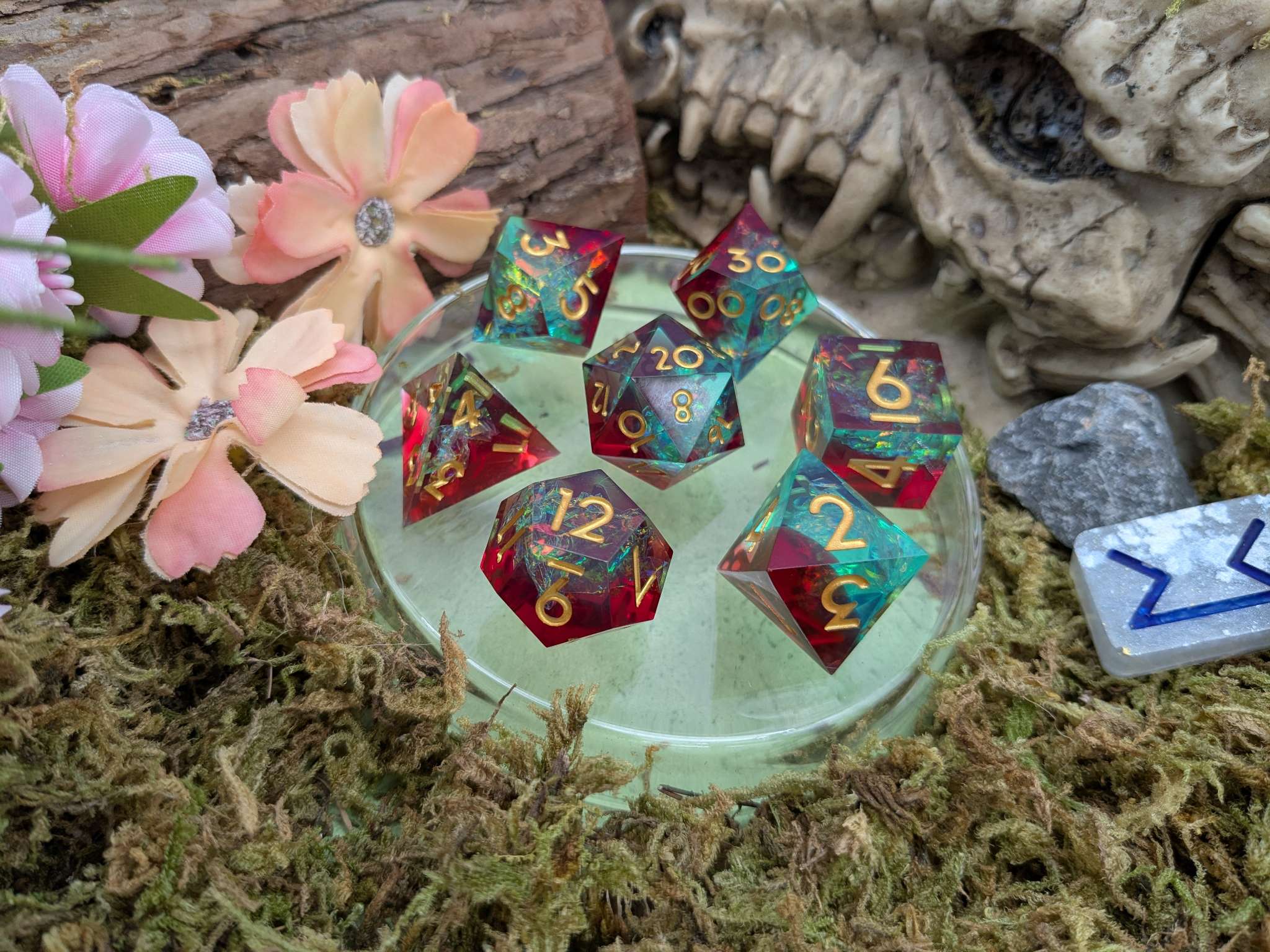 Shine Red and Green Sharp Dice Set