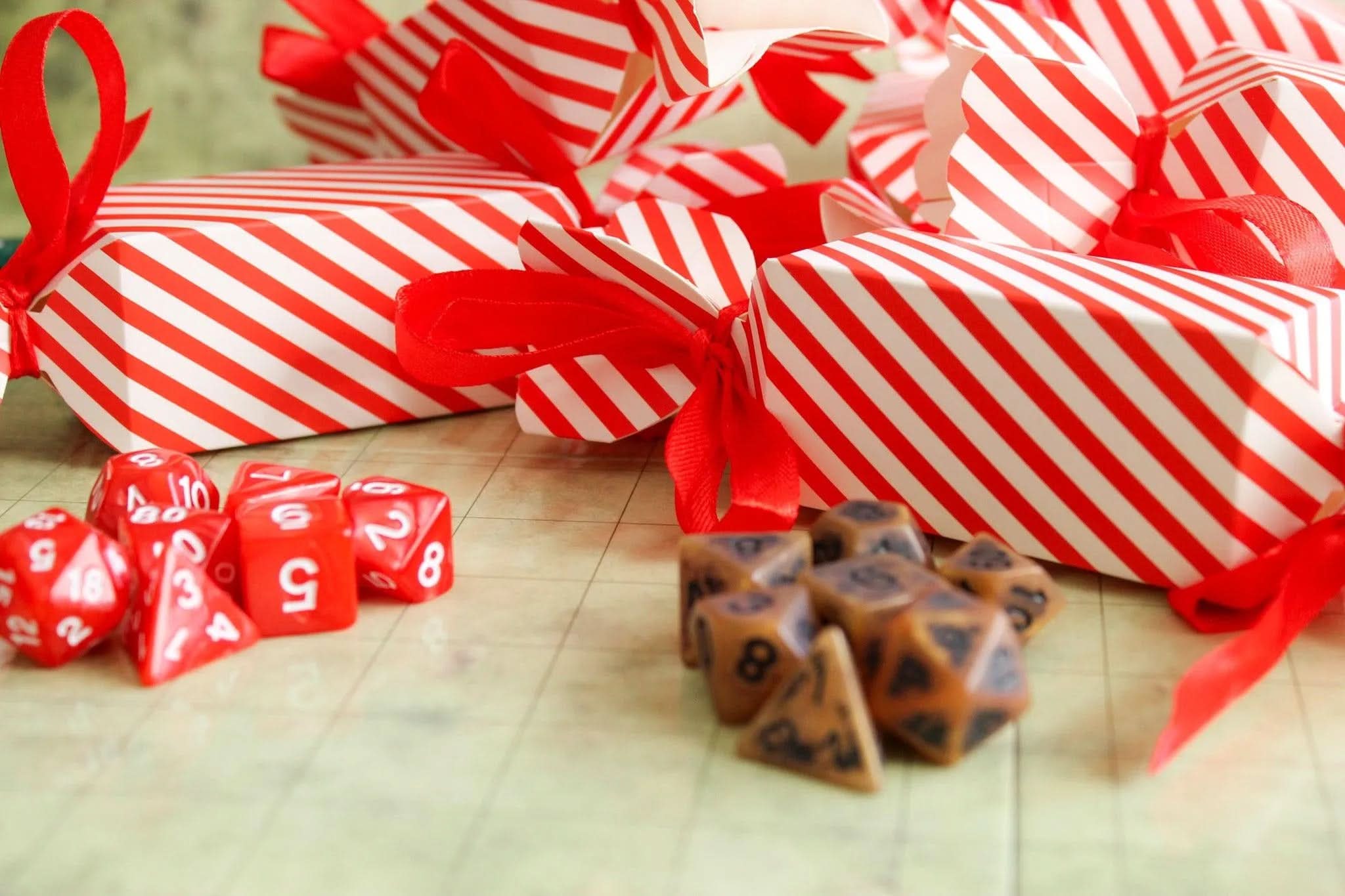 Luxury Christmas Crackers with full set of dice