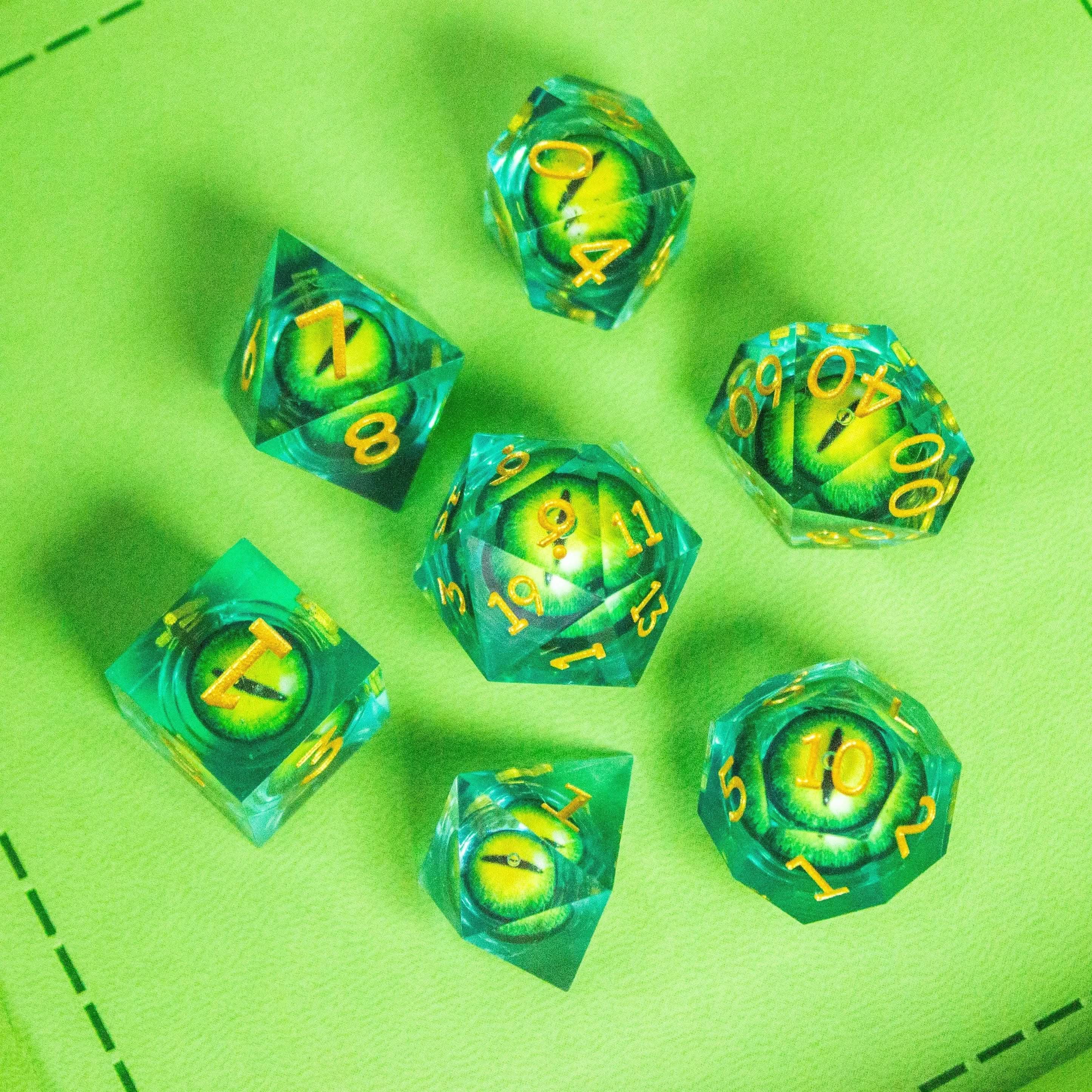 Liquid Core Green Snake Eye Dice