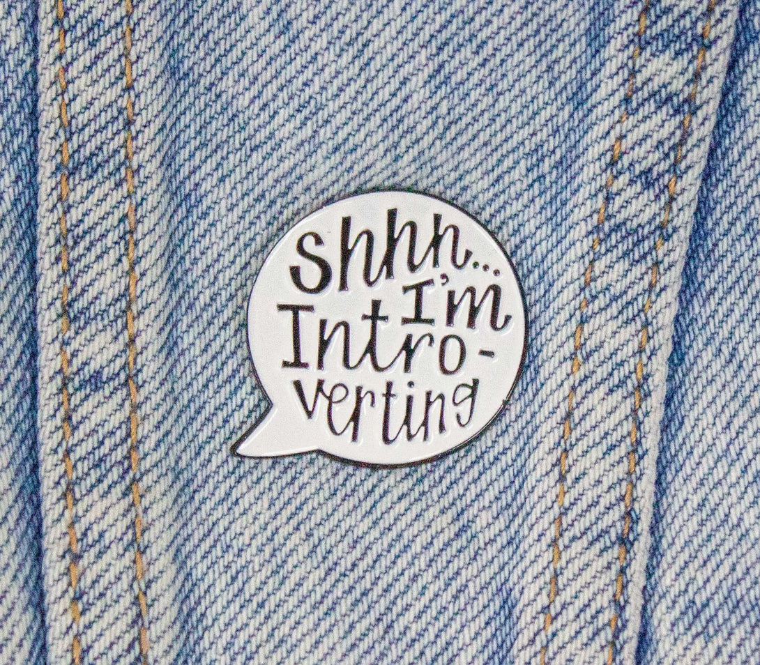 Shhh I'm introverting Enamel Pin | Dnd Humour | Funny pin | Introverted person - MysteryDiceGoblins