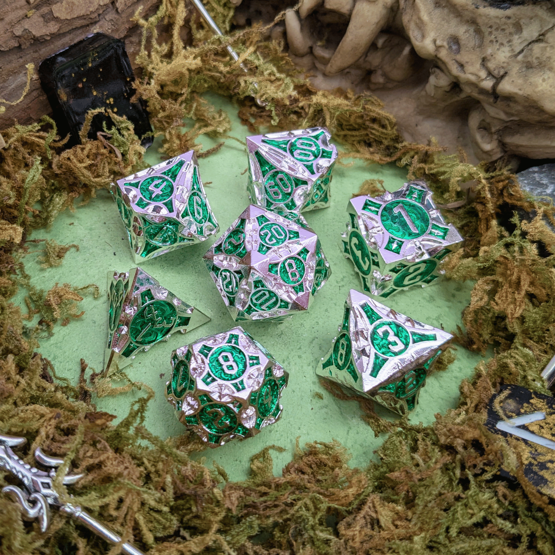 Point Silver and Green Metal Core Dice Set
