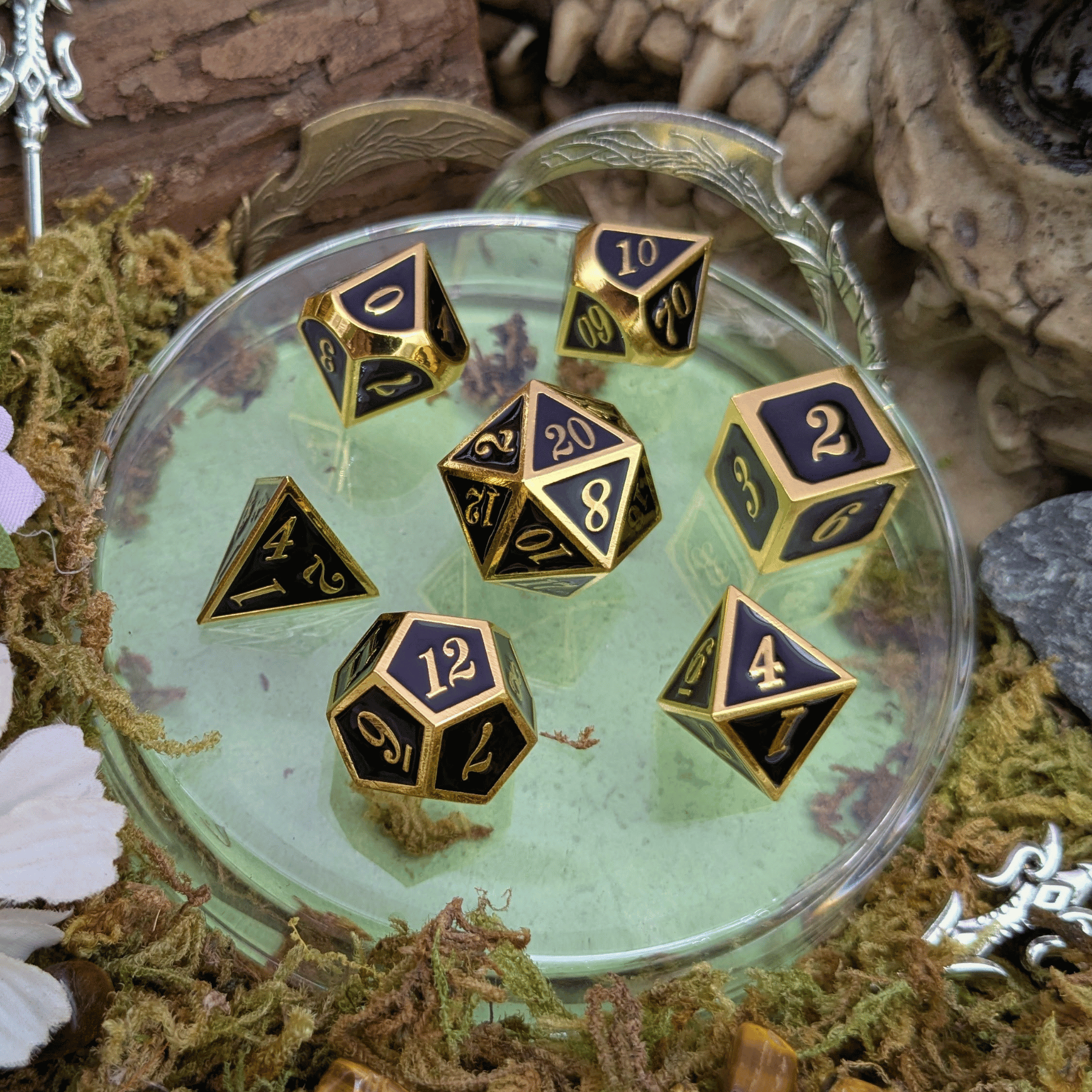 Simple Black and Gold Metal Core Dice Set