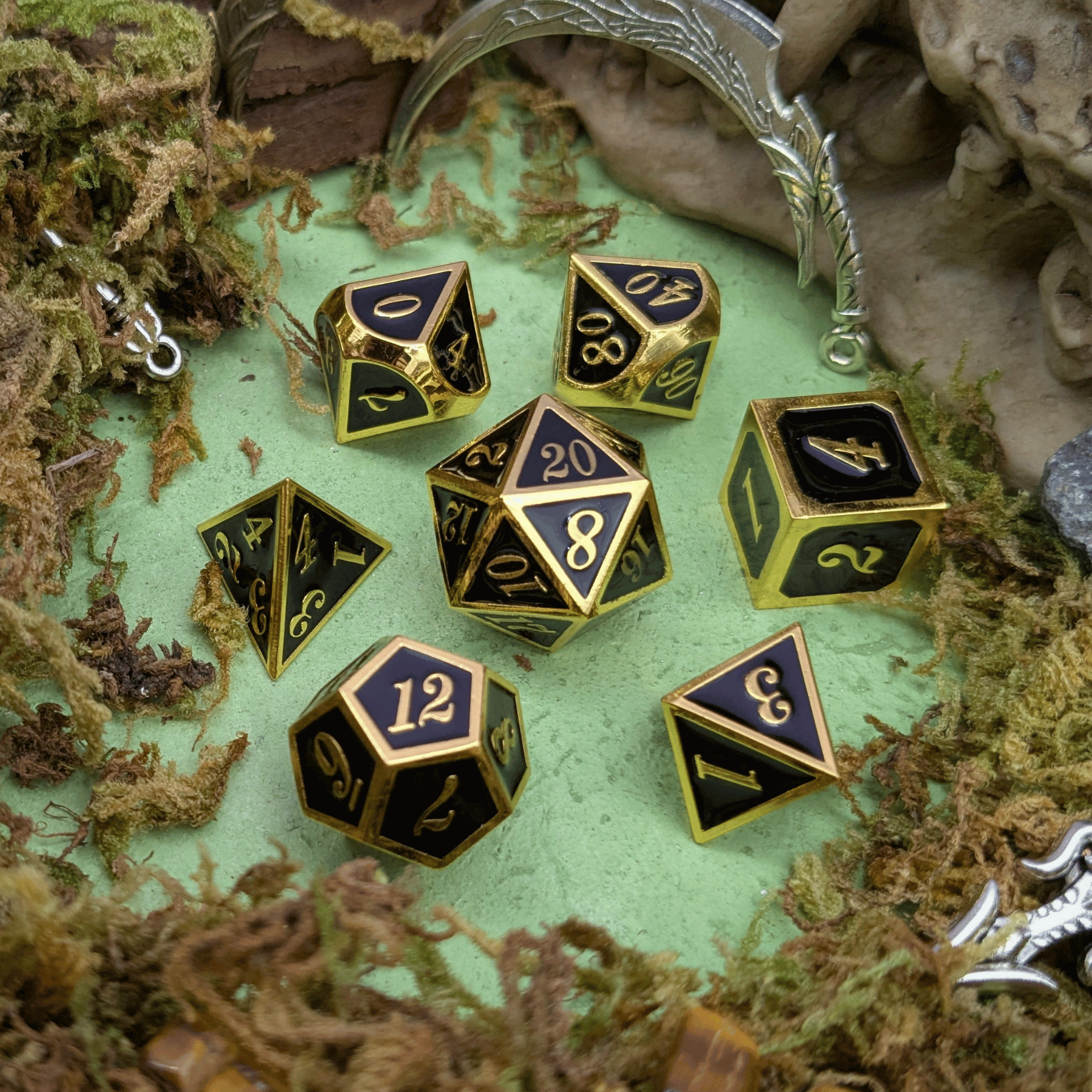 Simple Black and Gold Metal Core Dice Set