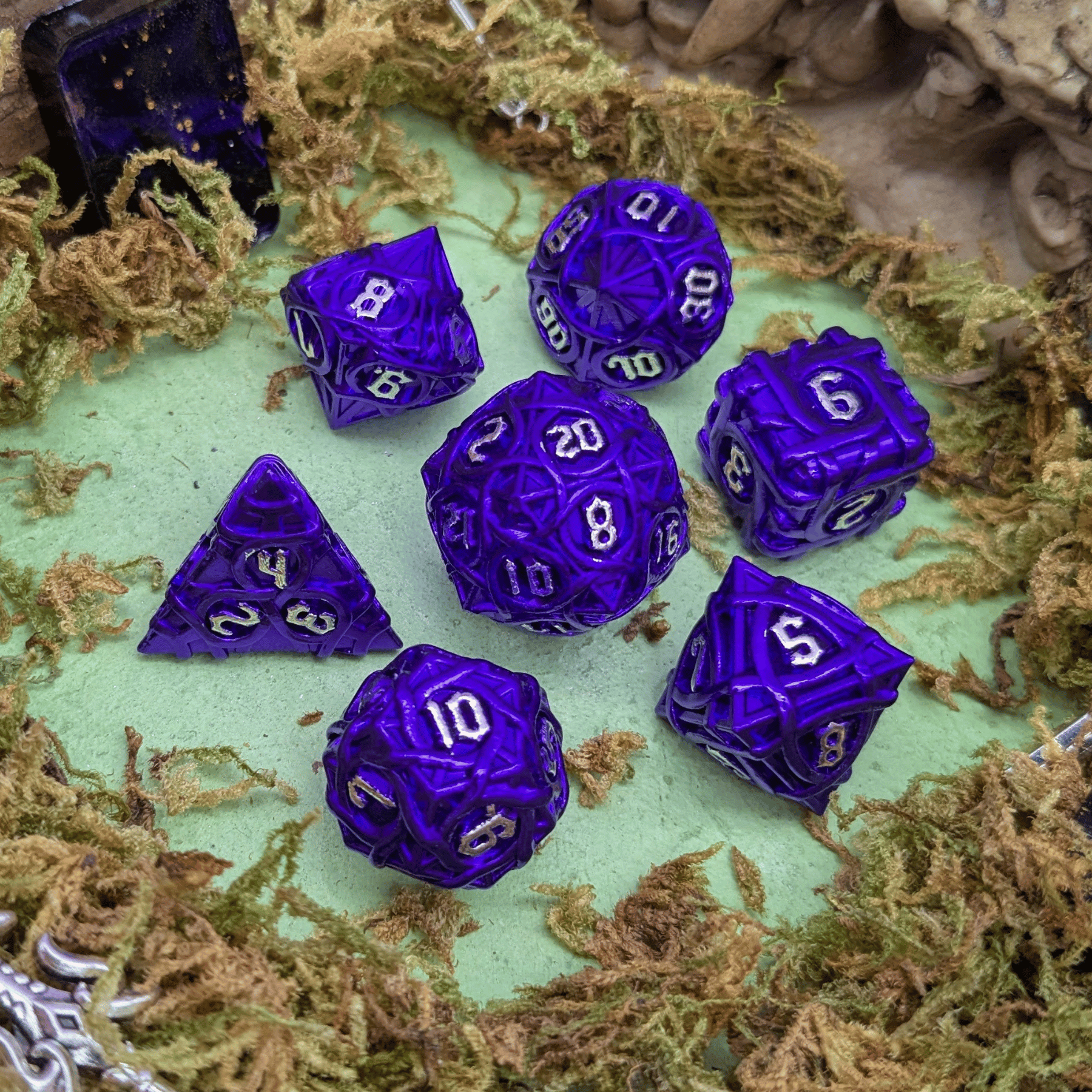 Thorns Purple Metal Core Dice Set