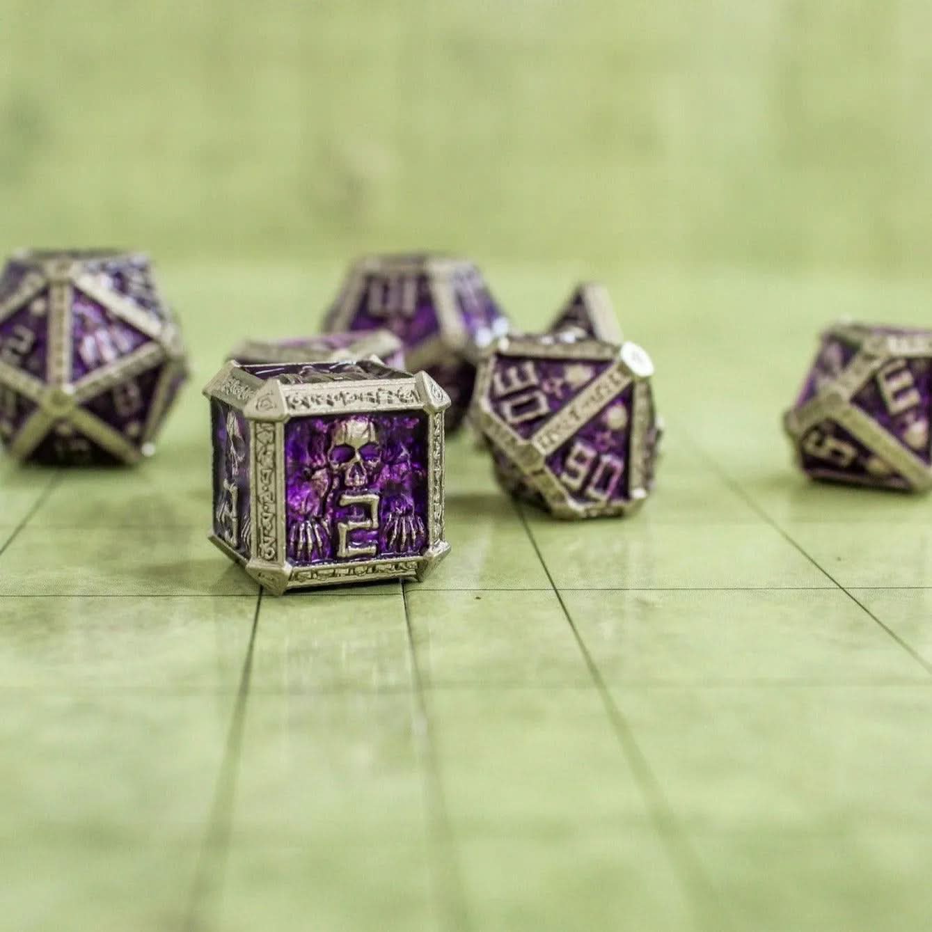 Dnd Chunky Heavy Purple Crypt RPG Metal Polyhedral DnD Skull Dice Set For Dungeons and Dragons Pathfinder Role Playing Game
