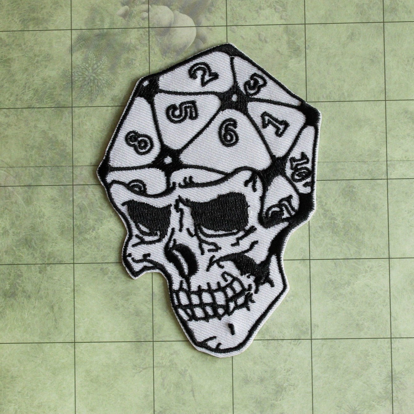 Dungeons & Dragons D20 Dice Skull Embroidered Patch - DnD | Black and White | Large Patch | Cool and Edgy | DND Patch Collector - MysteryDiceGoblins