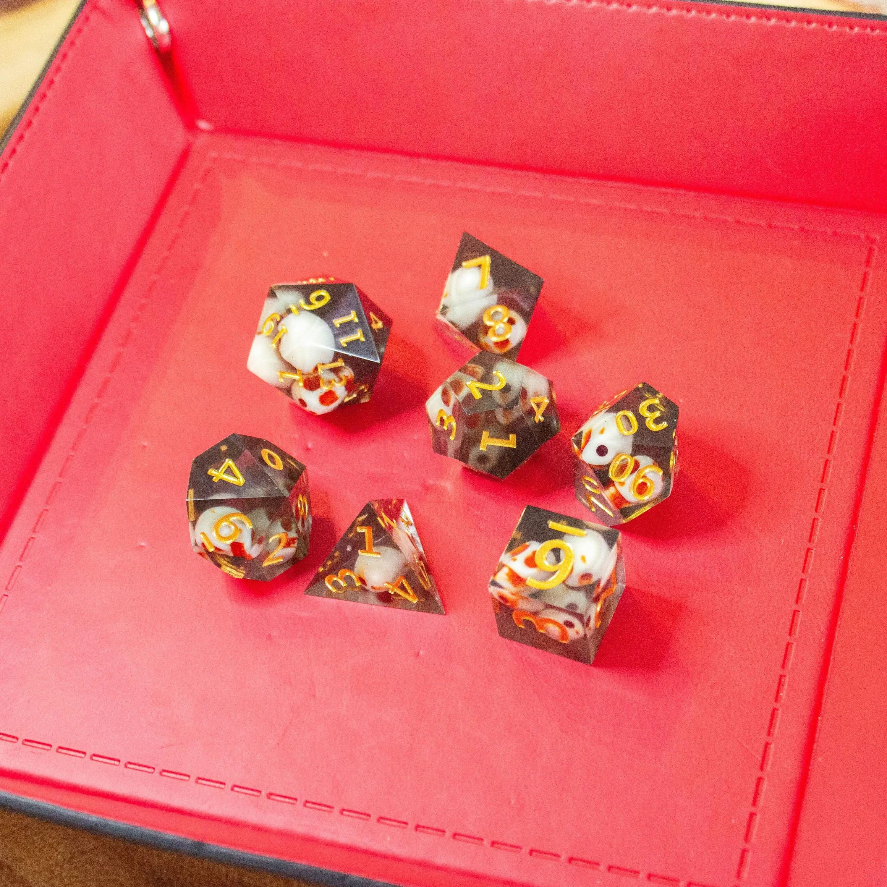 Skull Black Resin Sharp Edge Dice