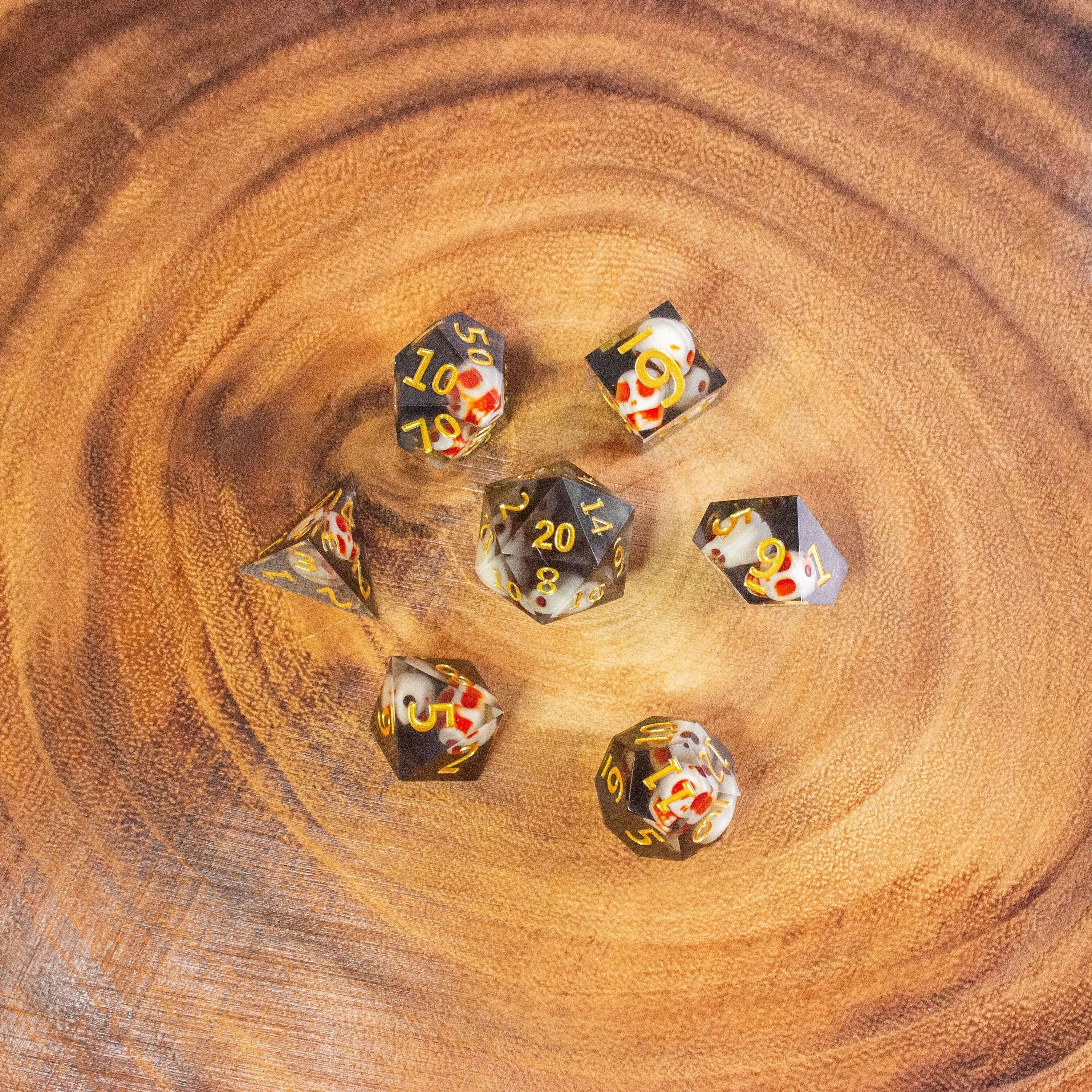 Skull Black Resin Sharp Edge Dice