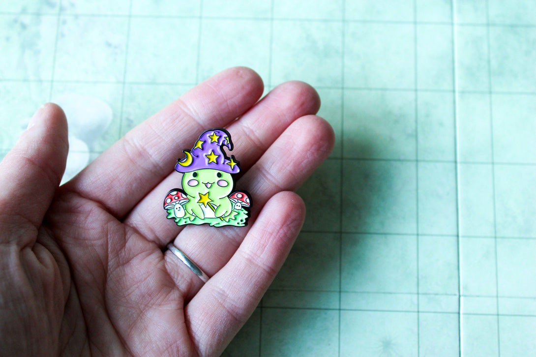 DnD Gift Wizard Frog Enamel Pin Broach Dungeons and Dragons Cute Dnd Gift Colourful - MysteryDiceGoblins