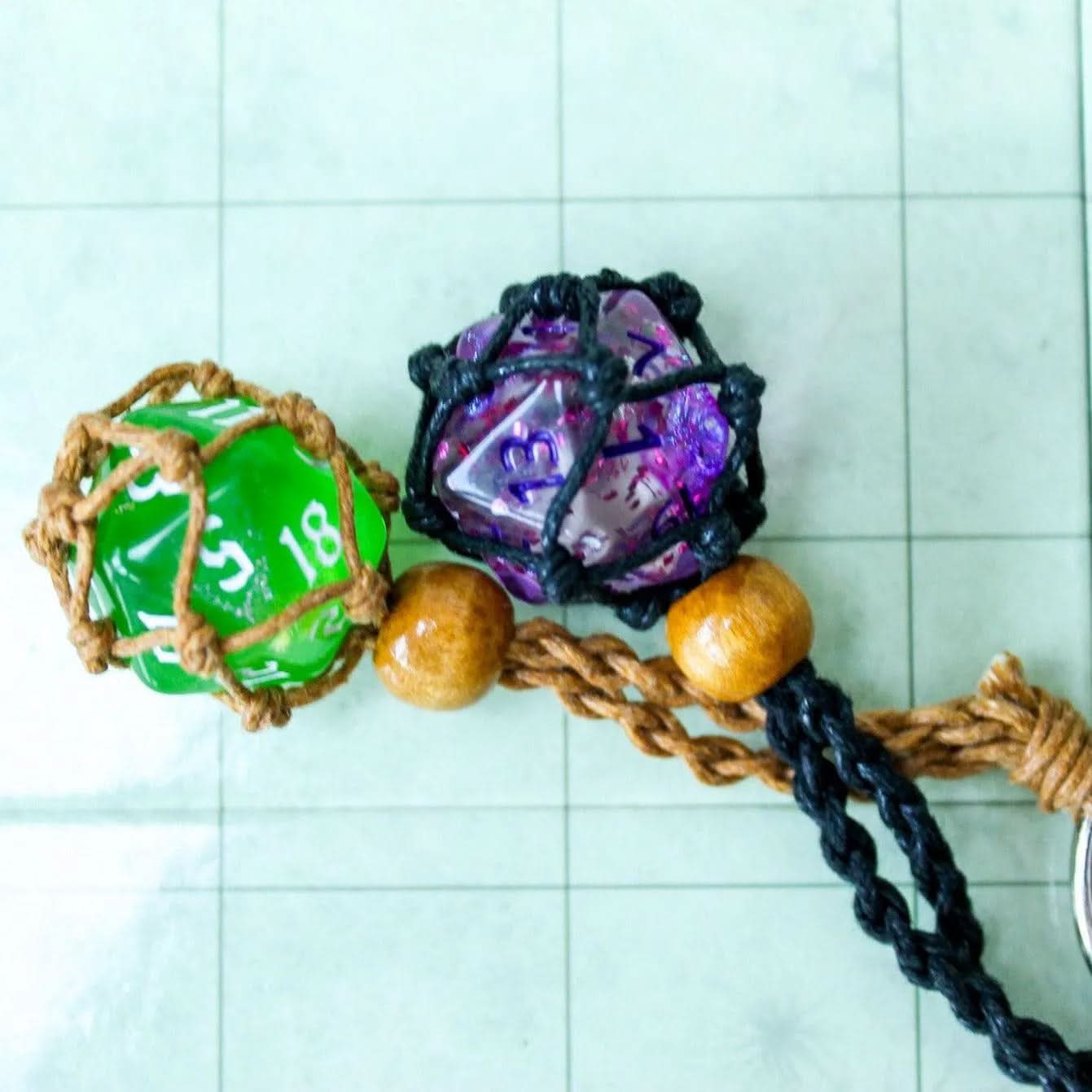 D&D D20 Dice Keyring - Removable Full Size D20 - Waxed Cotton Cord | Many Dice Colours | RPG Fantasy Gift TTRPG  - MysteryDiceGoblins